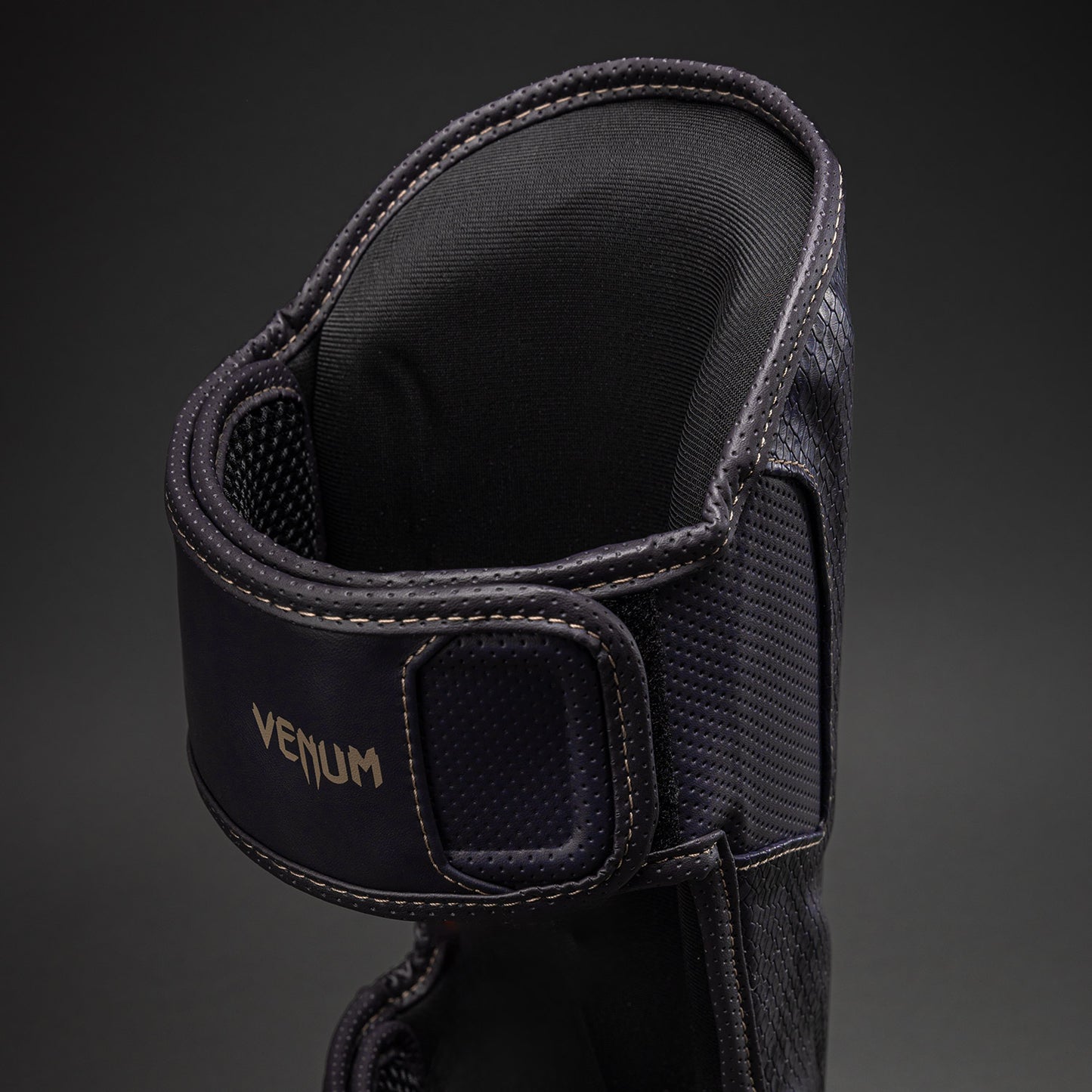 Venum Impact Evo Scales Espinilleras – Púrpura Oscuro