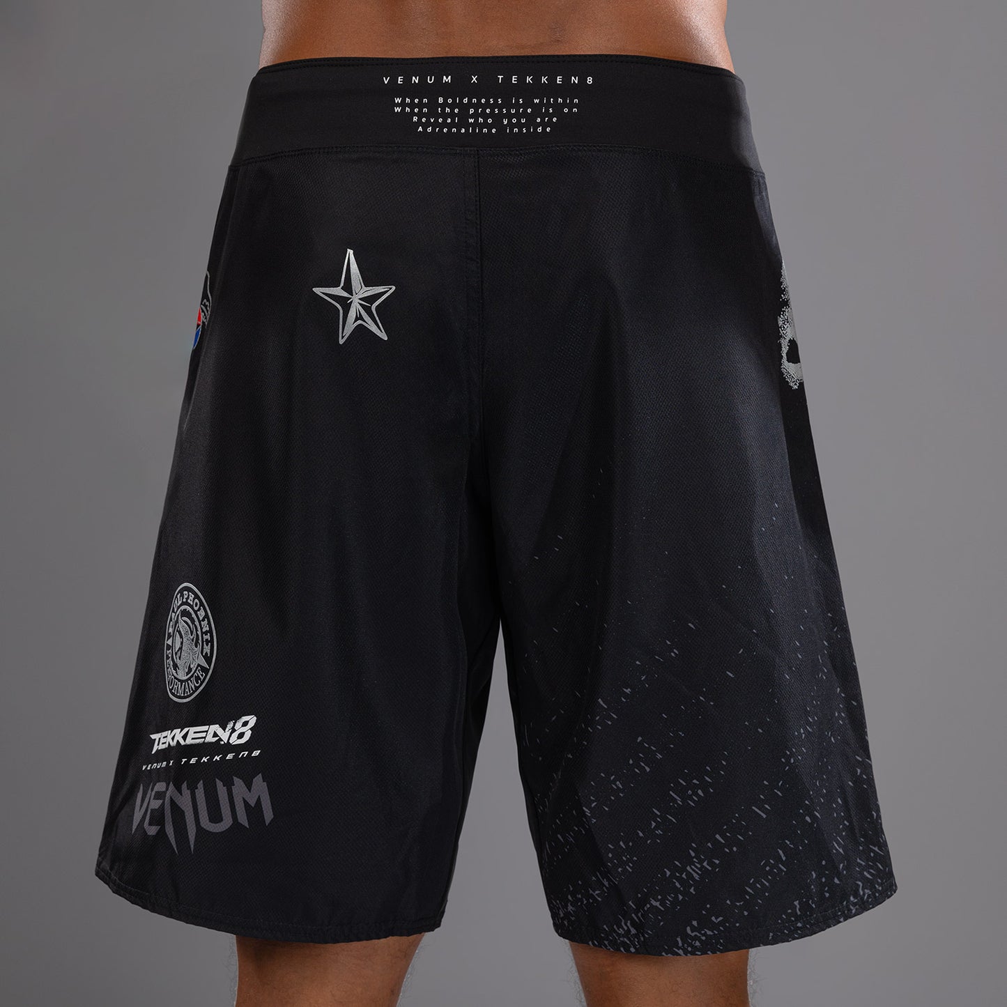 Venum x TEKKEN 8 - Paul Phoenix Pantalones de Lucha - Negro