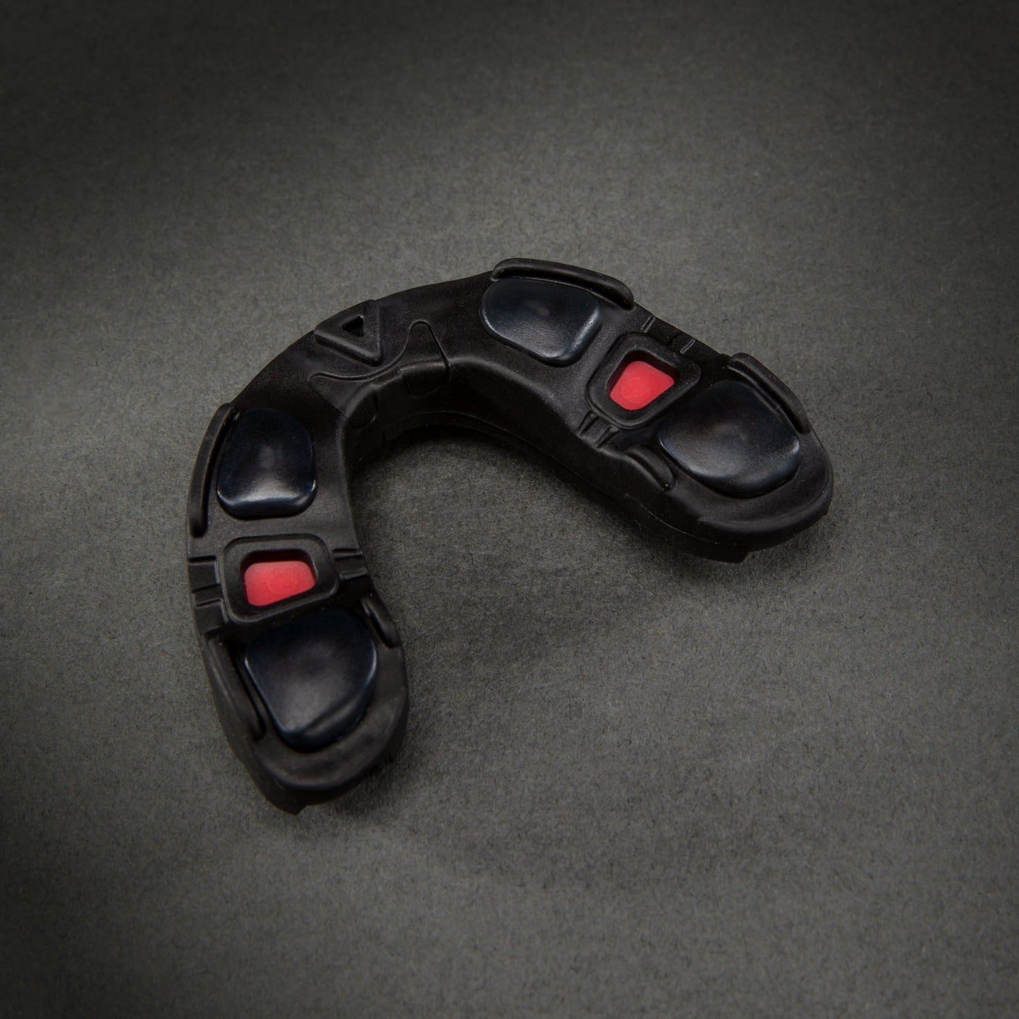 Venum Predator Protector Bucal – Negro/Negro/Rojo