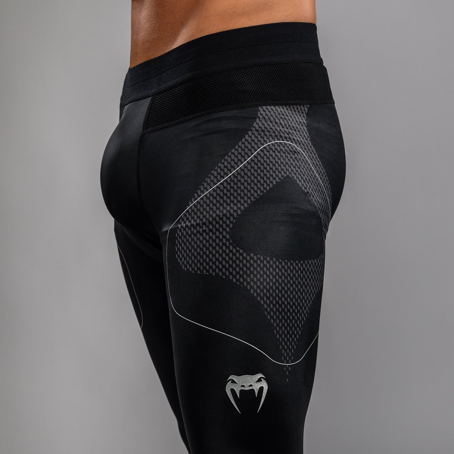 Venum Nexus Pantalones Ajustados – Negro/Plata