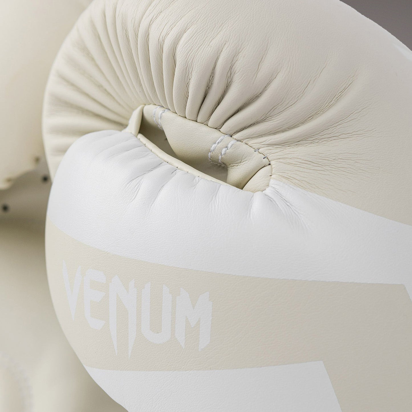 Guantes de Boxeo Venum Elite - Blanco/Marfil