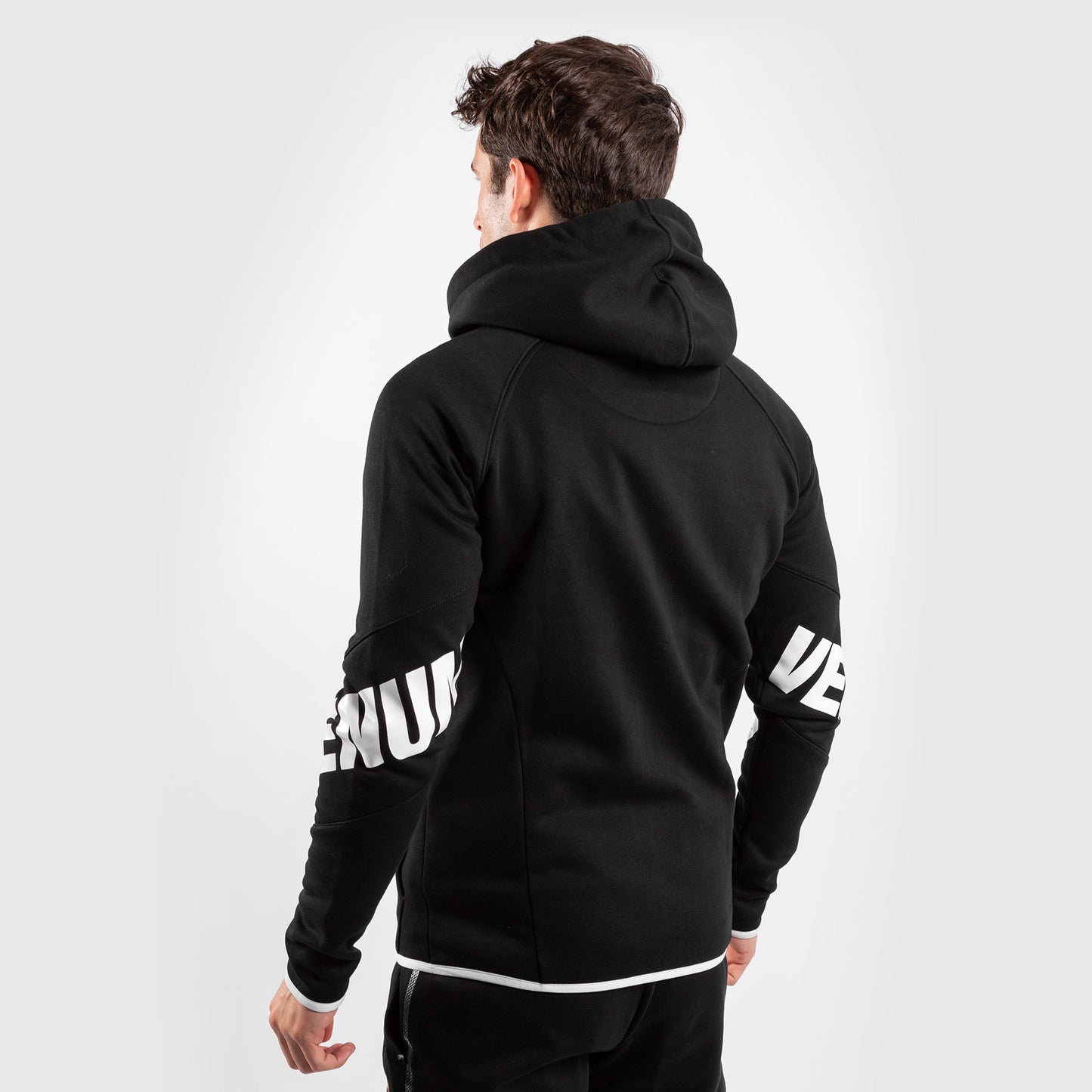 Sudadera Venum Contender 3.0 – Negro