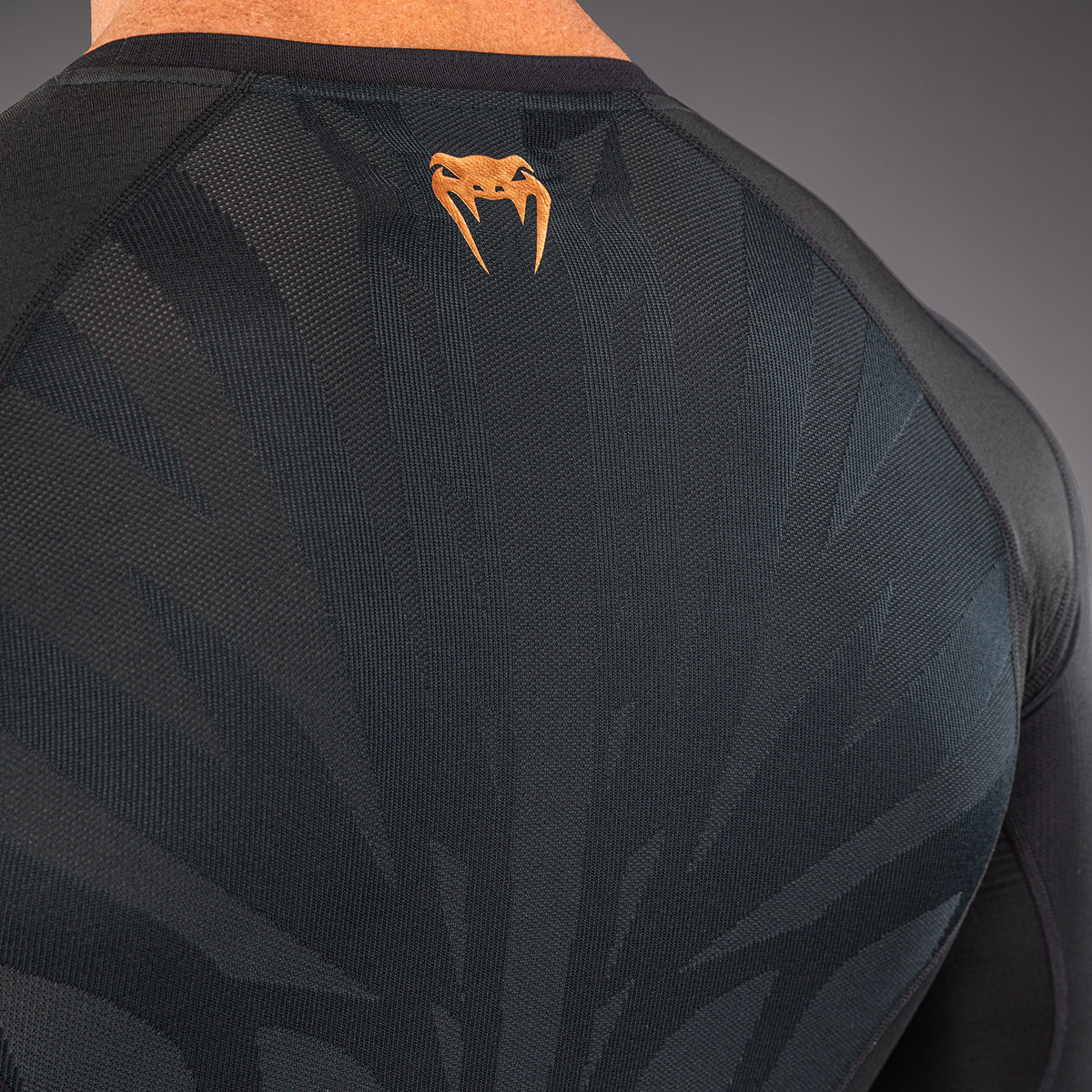 Venum G-Fit Revolution Rashguard de manga larga - Negro/Cobre