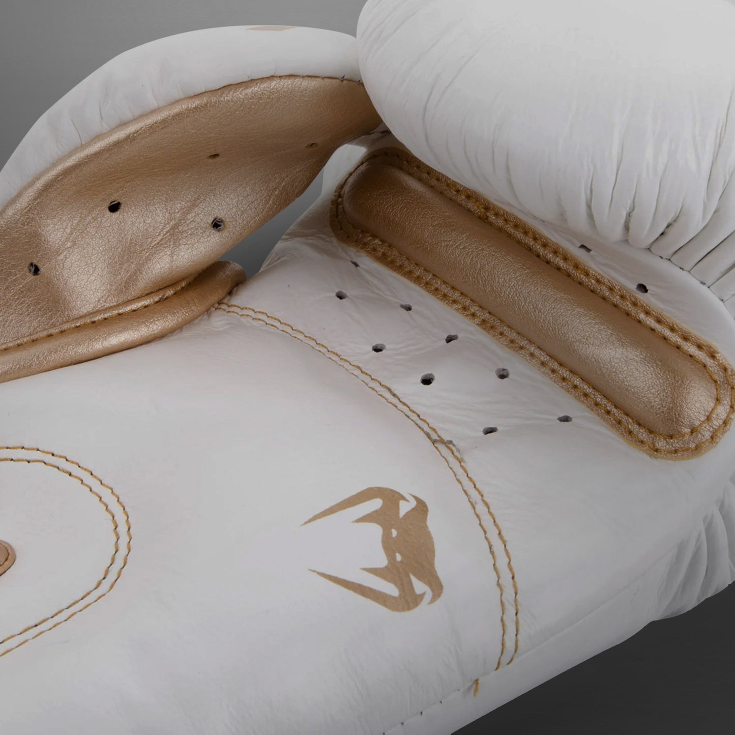 Guantes de Boxeo Venum Giant 3.0 - Cuero Nappa - Blanco/Oro