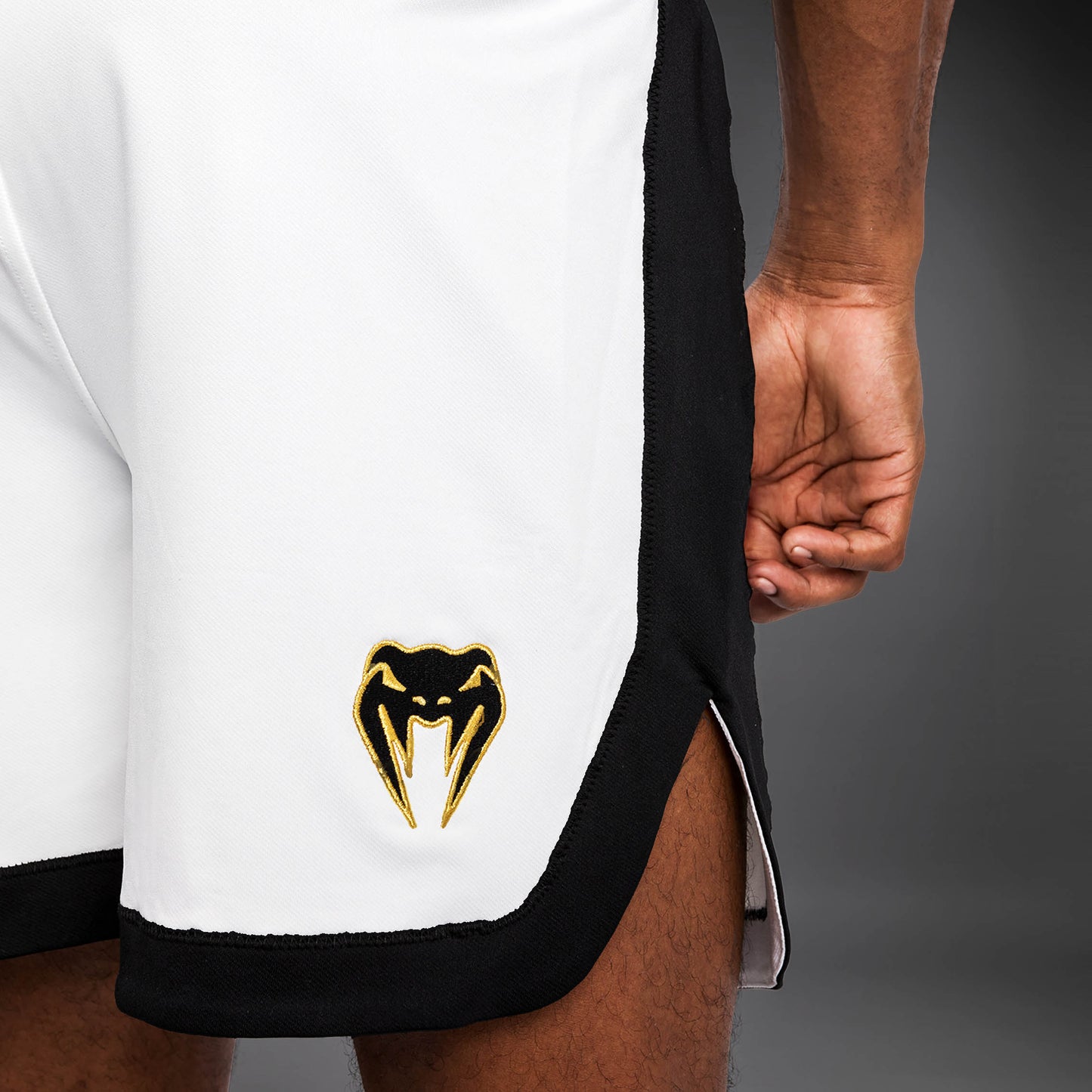 Venum Classic Boxing Shorts - Blanco/Negro