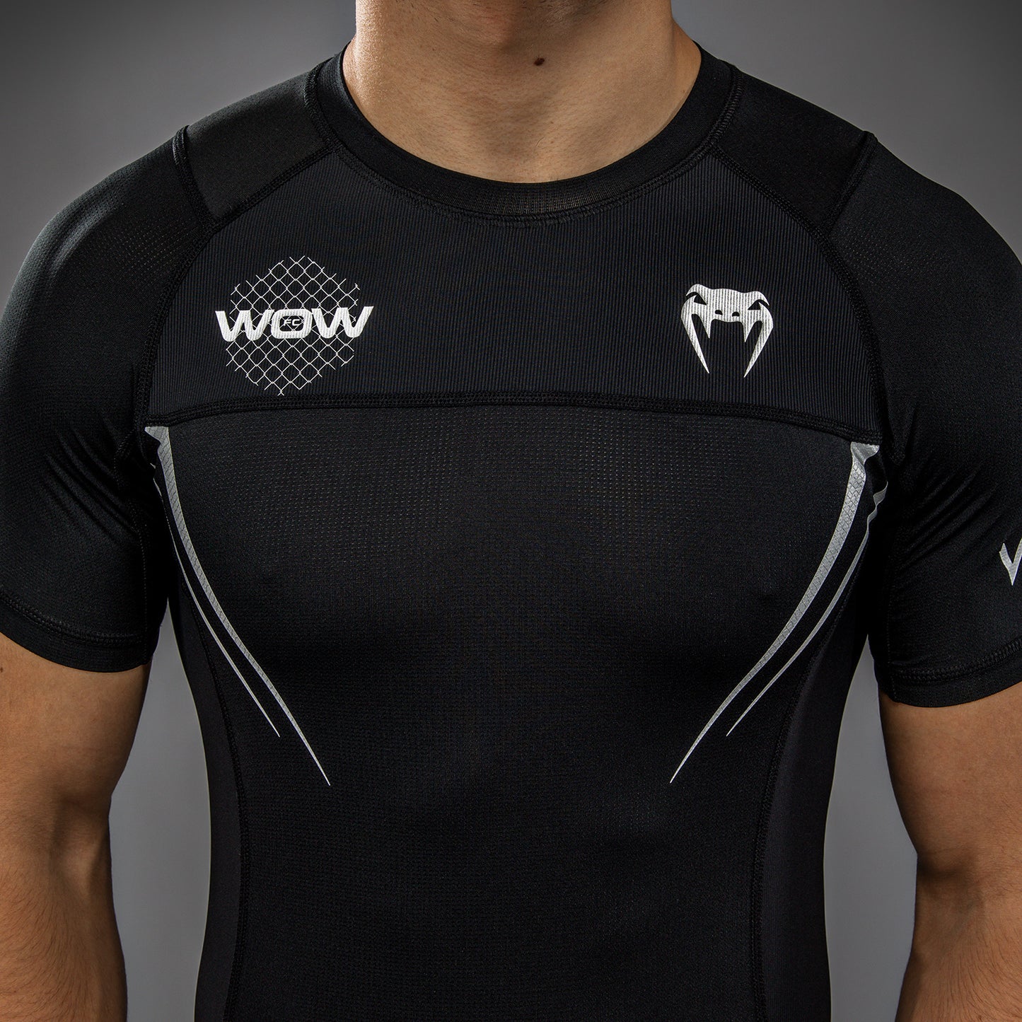 Venum x WOW FC Camiseta de Manga Corta Rashguard - Negro/Gris Plata