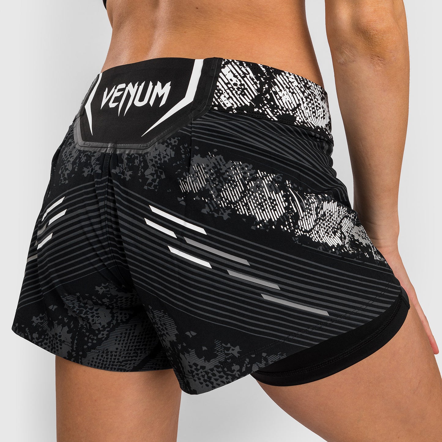 Pantalón corto de mujer UFC Adrenaline by Venum Personalized Authentic Fight Night - Negro