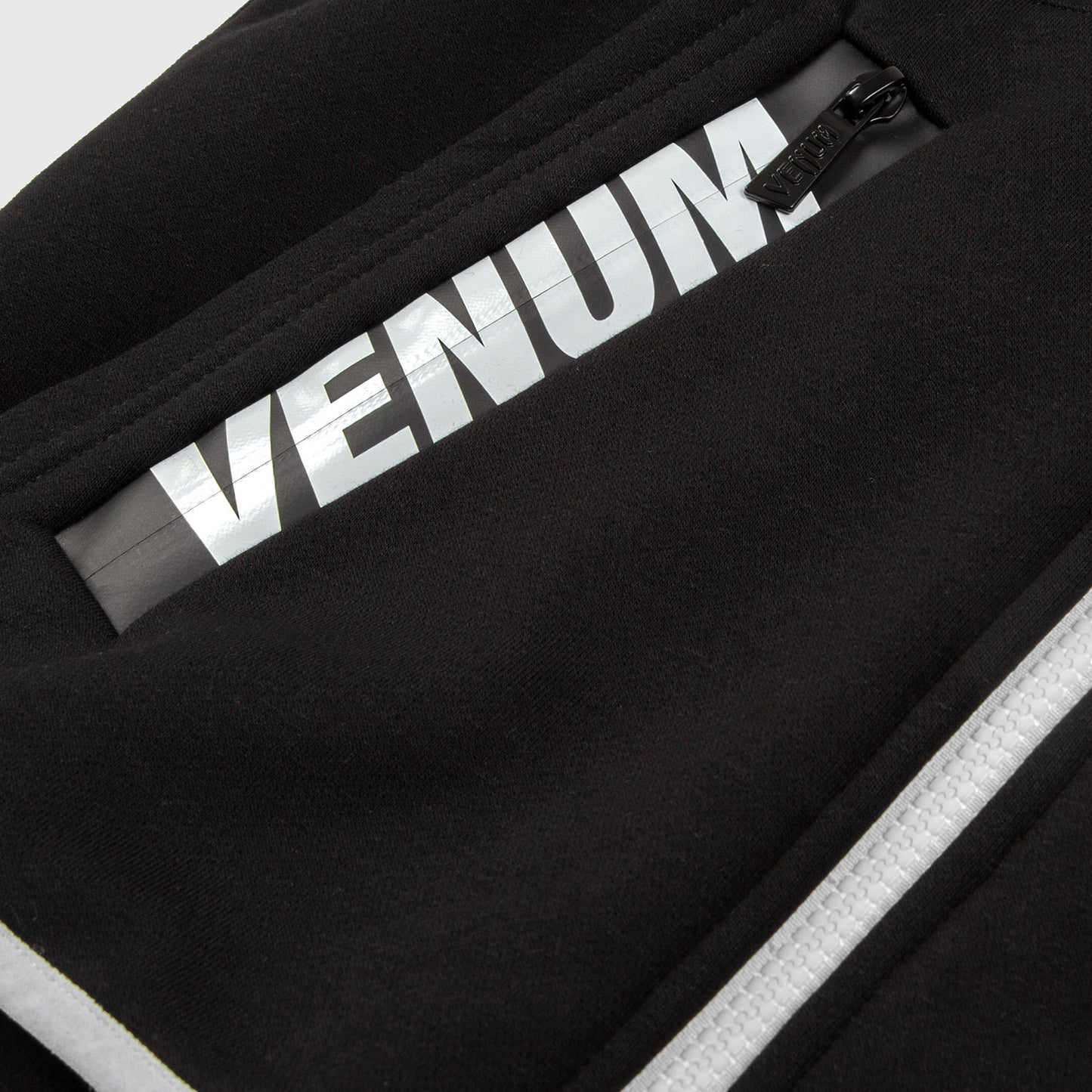 Sudadera Venum Contender 3.0 – Negro