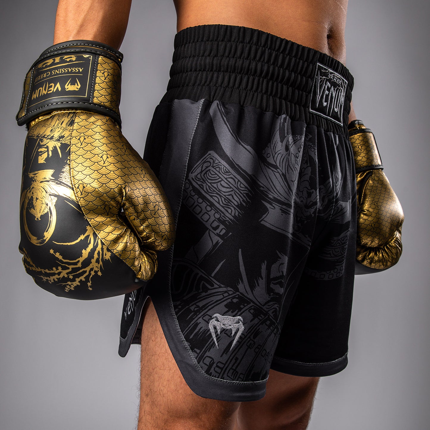 Venum x Assassin’s Creed Shadows Short de boxeo para hombre - Negro