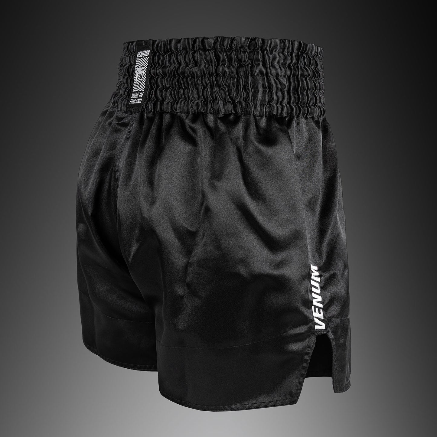 Venum Classic Evo Pantalón corto de Muay Thai - Negro/Blanco
