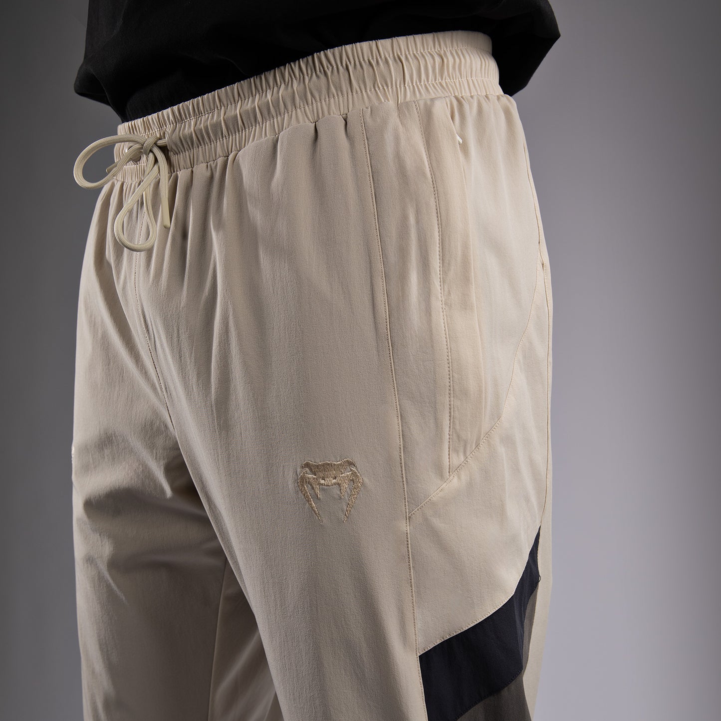 Venum x DTR Fight Attack 90 Pantalones de Chándal - Off-White