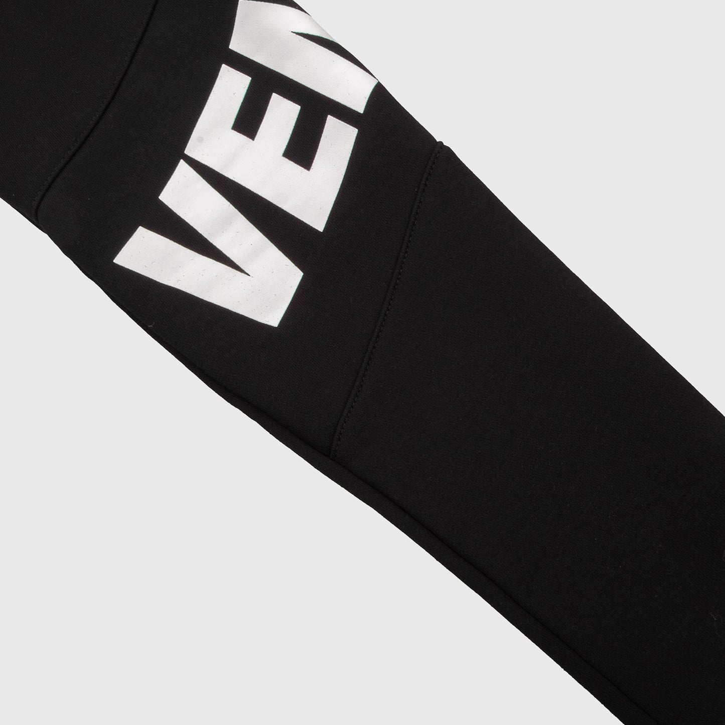 Sudadera Venum Contender 3.0 – Negro