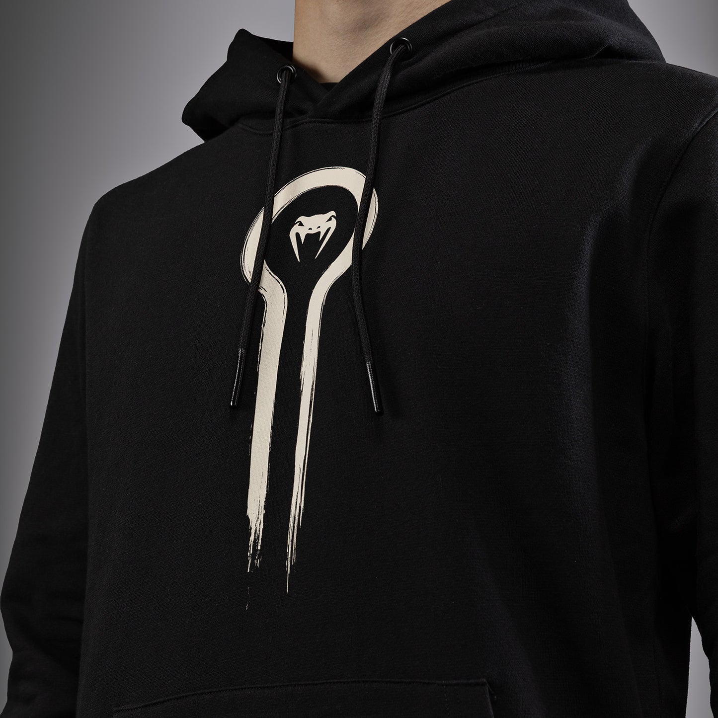 Venum x Assassin’s Creed Shadows Sudadera con capucha - Negra