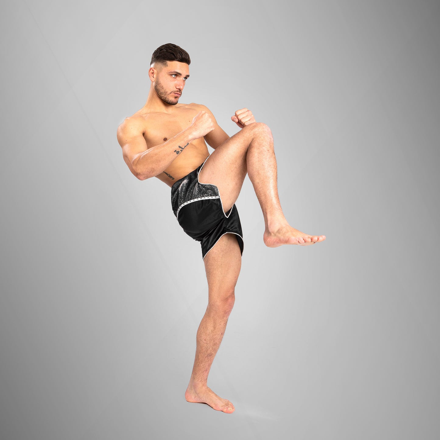 Pantalones Cortos Muay Thai Venum Absolute 2.0 - Negro/Plata