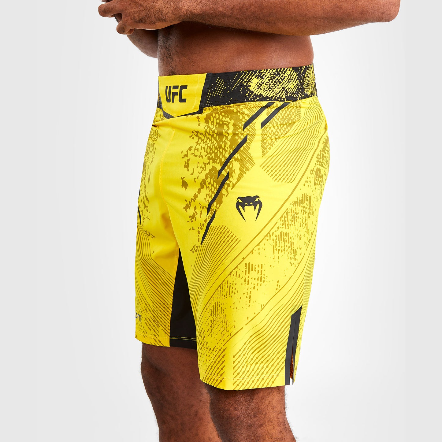 UFC Adrenaline by Venum Authentic Fight Night Pantalón corto de lucha para Hombre - Corte largo - Amarillo