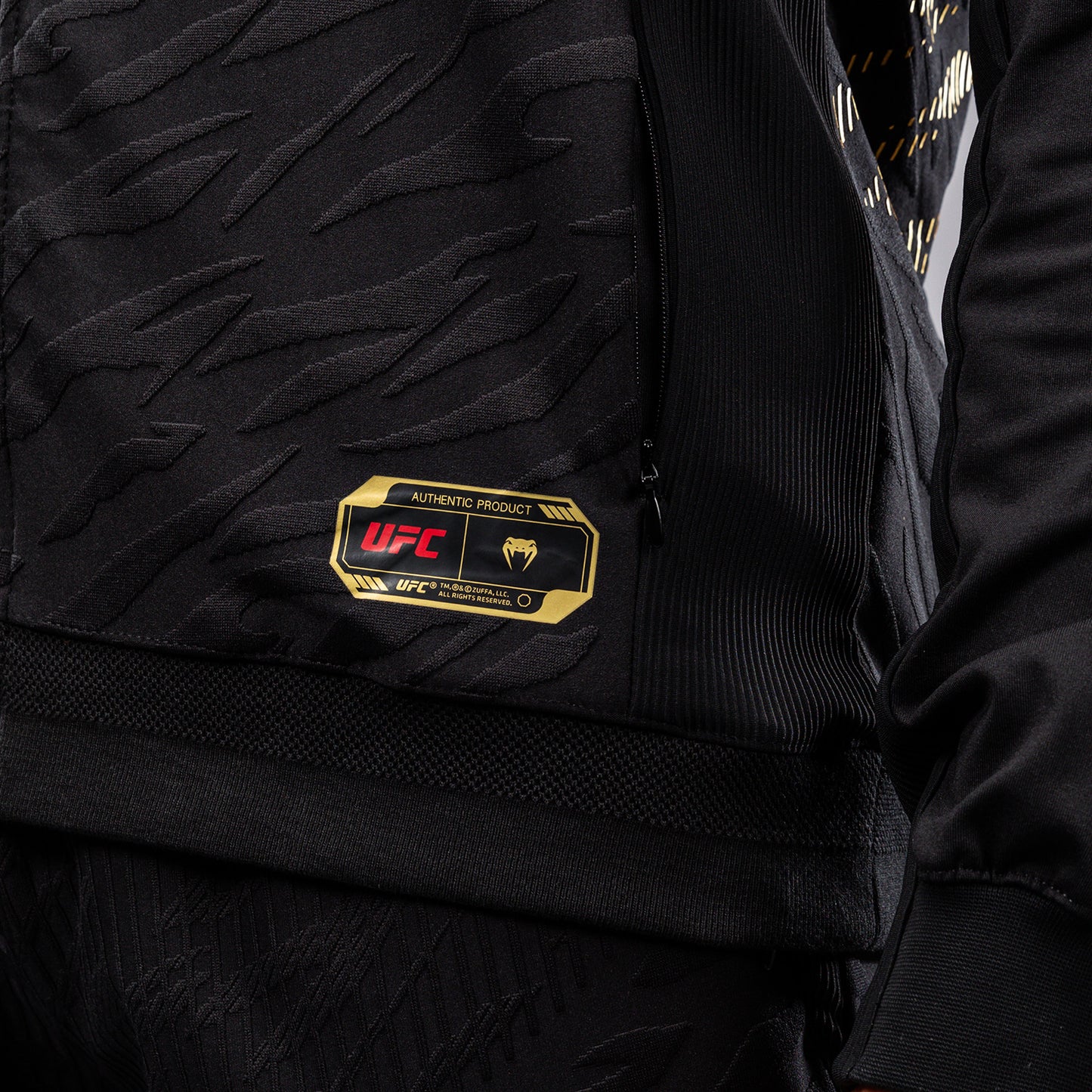 UFC Fusion by Venum Authentic Fight Night Sudadera con Capucha para Hombre - Champion