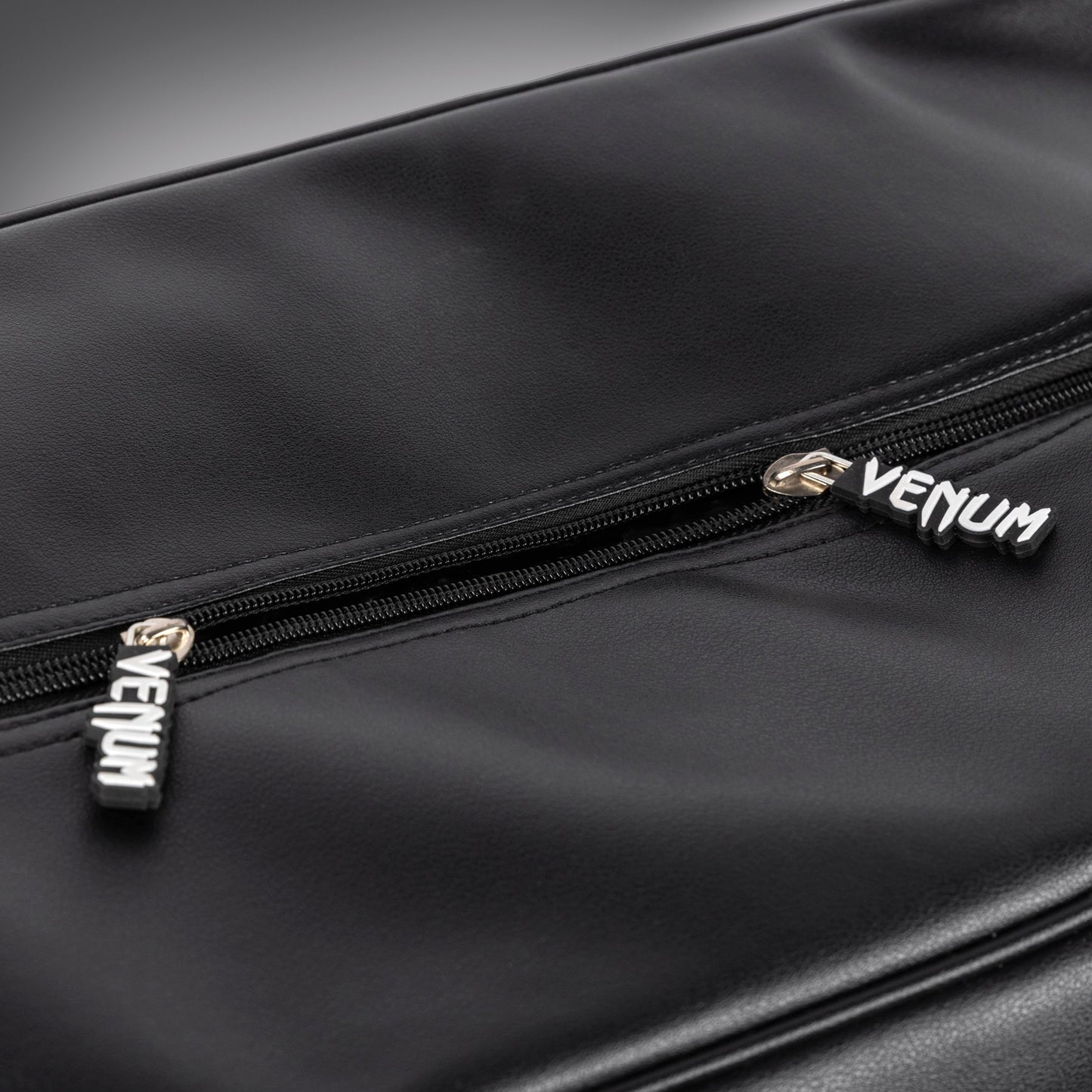 Venum Sport Bag – Negro/Blanco