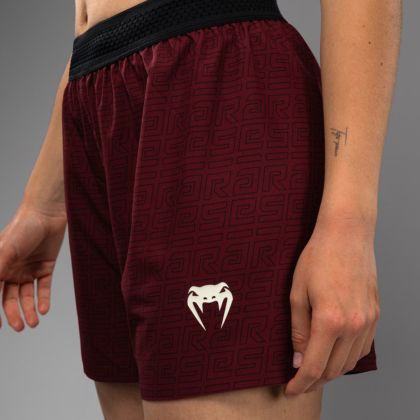 Venum x Ares Pantalones Cortos de Entrenamiento para Mujeres - Burdeos