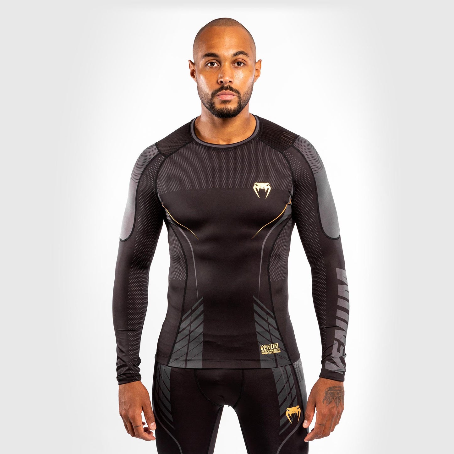 Camiseta de compresión de manga larga Venum Athletics - Negro/Dorado