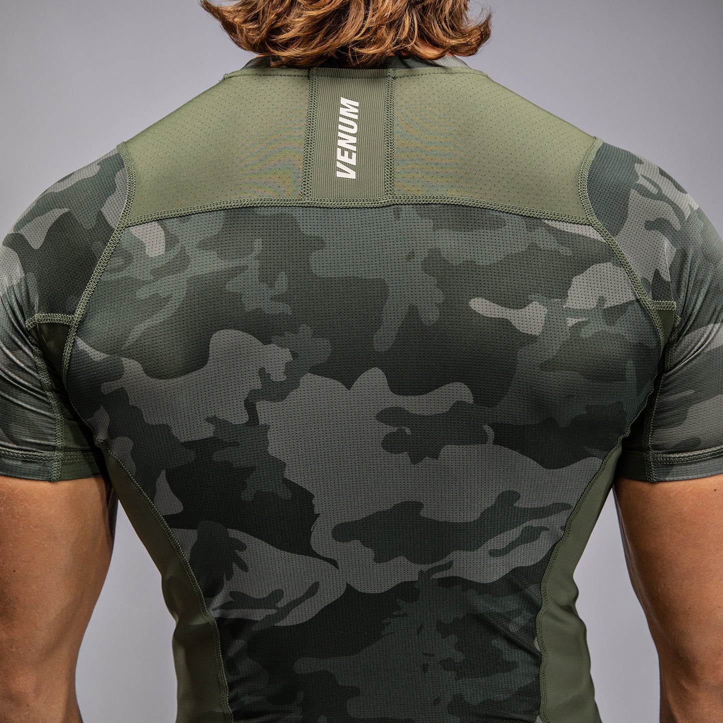 Venum G-Fit Air Rashguard de Manga Corta para Hombre - Camuflaje del Ejército