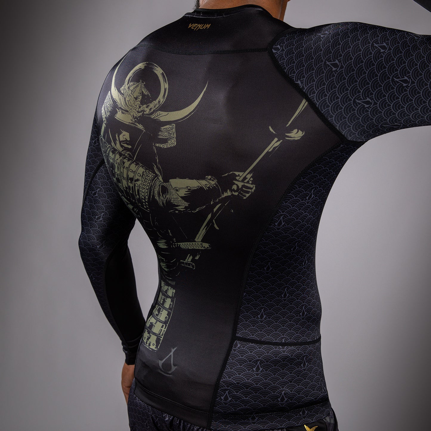 Venum x Assassin’s Creed Shadows Lycra de manga larga para hombre - Negra