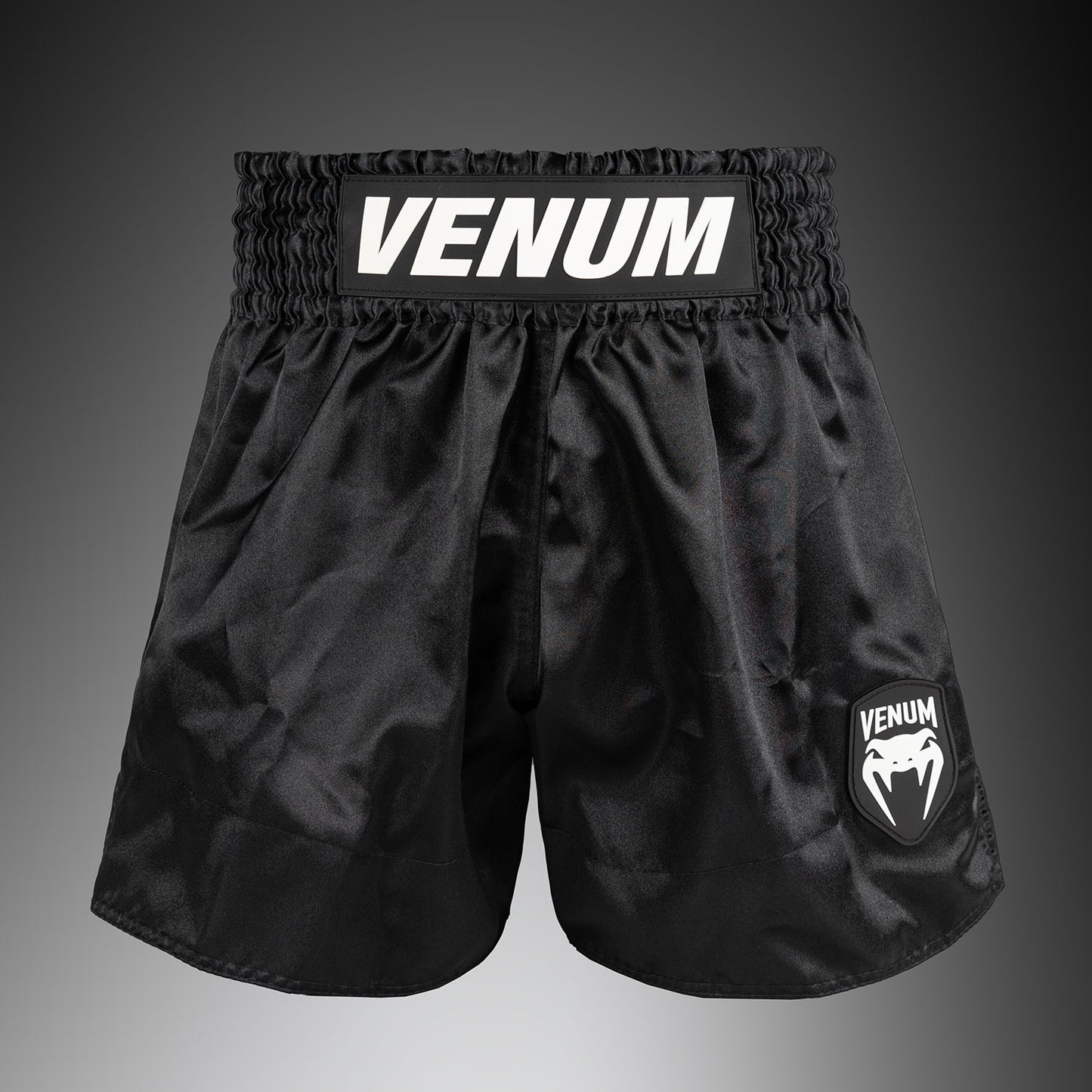 Venum Classic Evo Pantalón corto de Muay Thai - Negro/Blanco