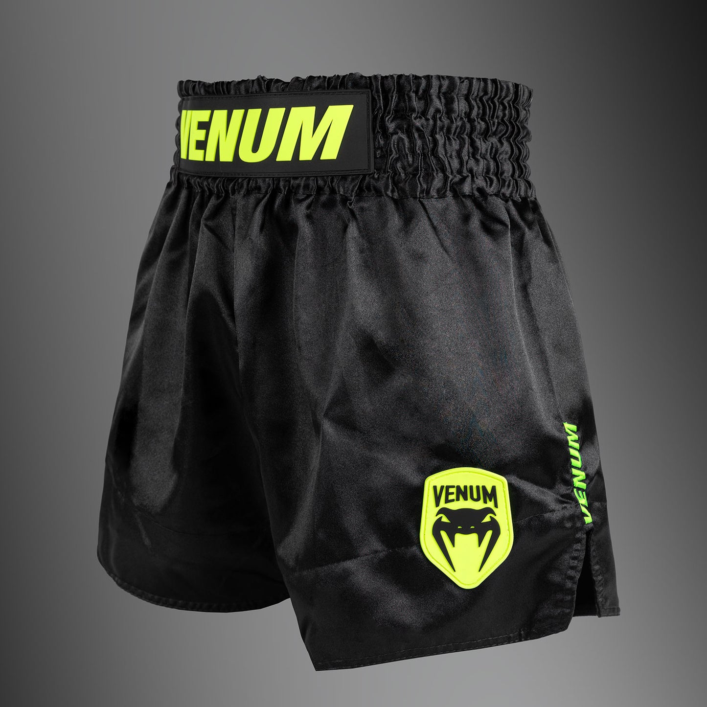 Venum Classic Evo Pantalones Cortos Muay Thai - Negro/Amarillo Neón