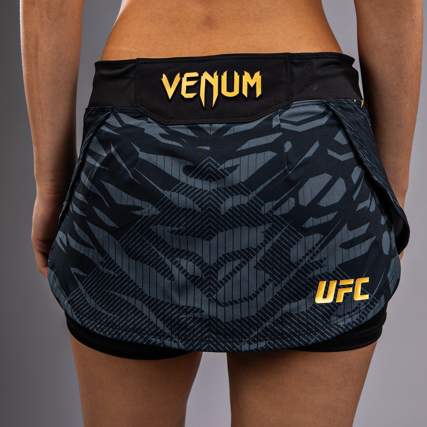 UFC Fusion by Venum Authentic Fight Night Falda Corta para Mujer - Champion