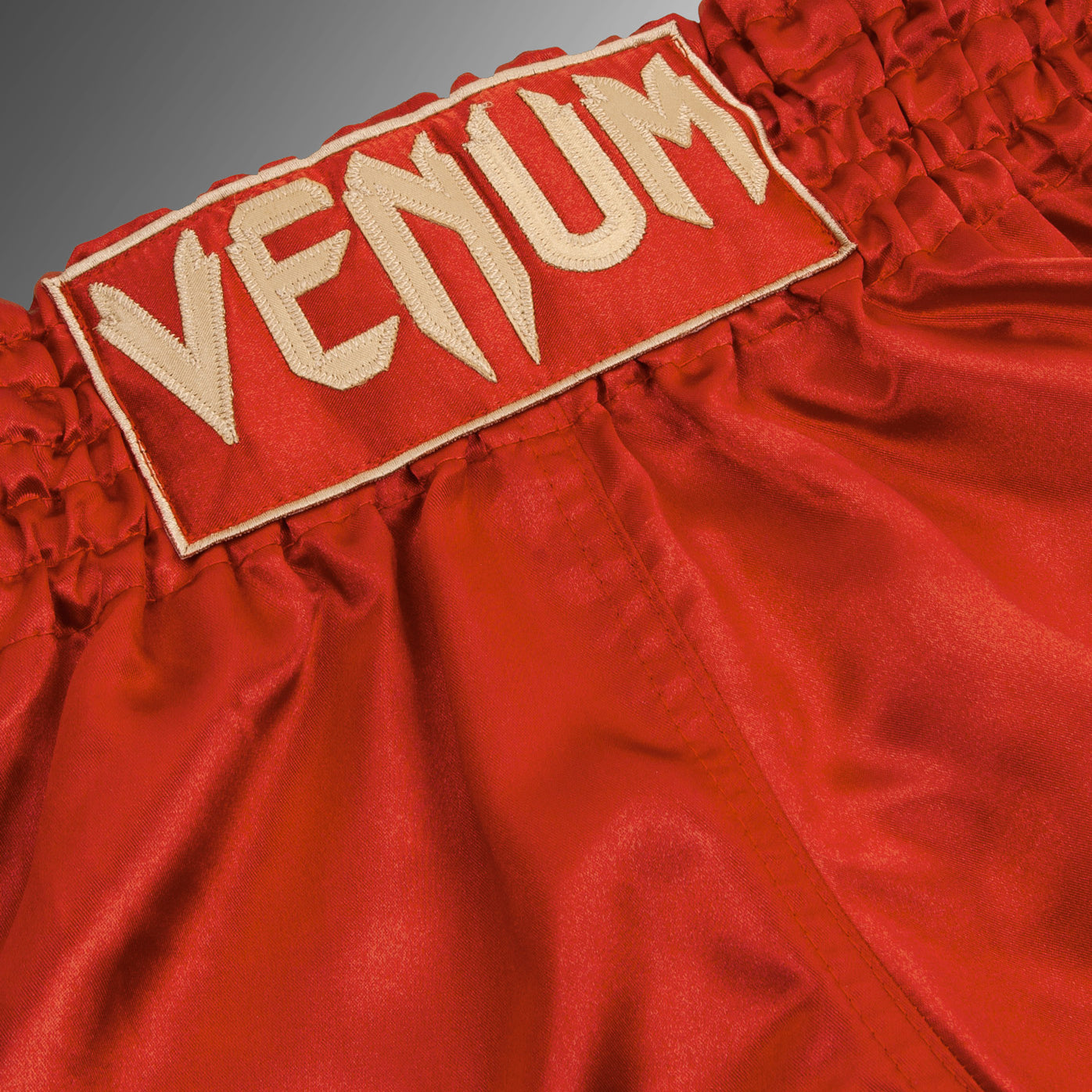 Venum Classic Short de Muay Thai - Burdeos/oro