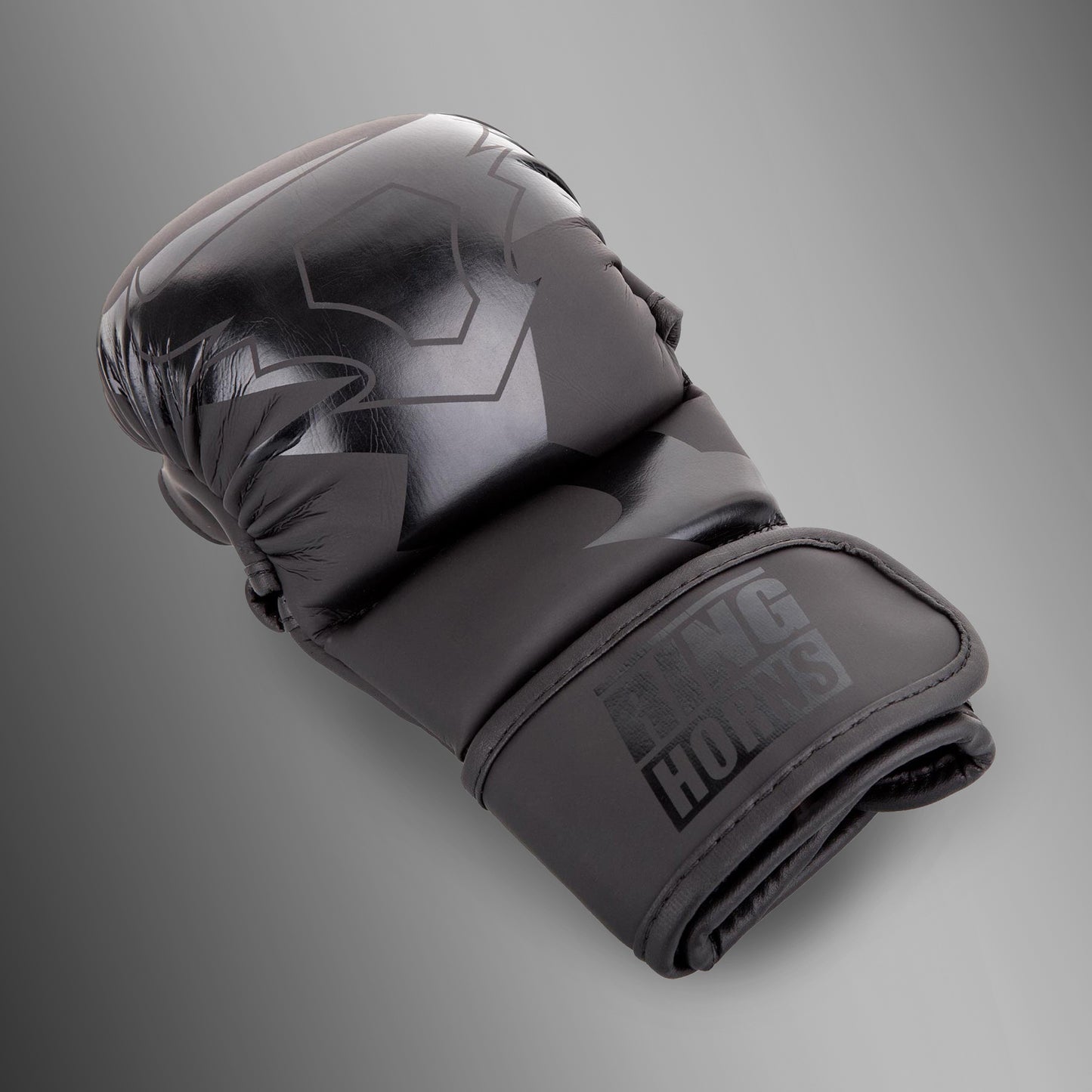 Ringhorns Charger by Venum Guantes de sparring MMA - Negro/Negro