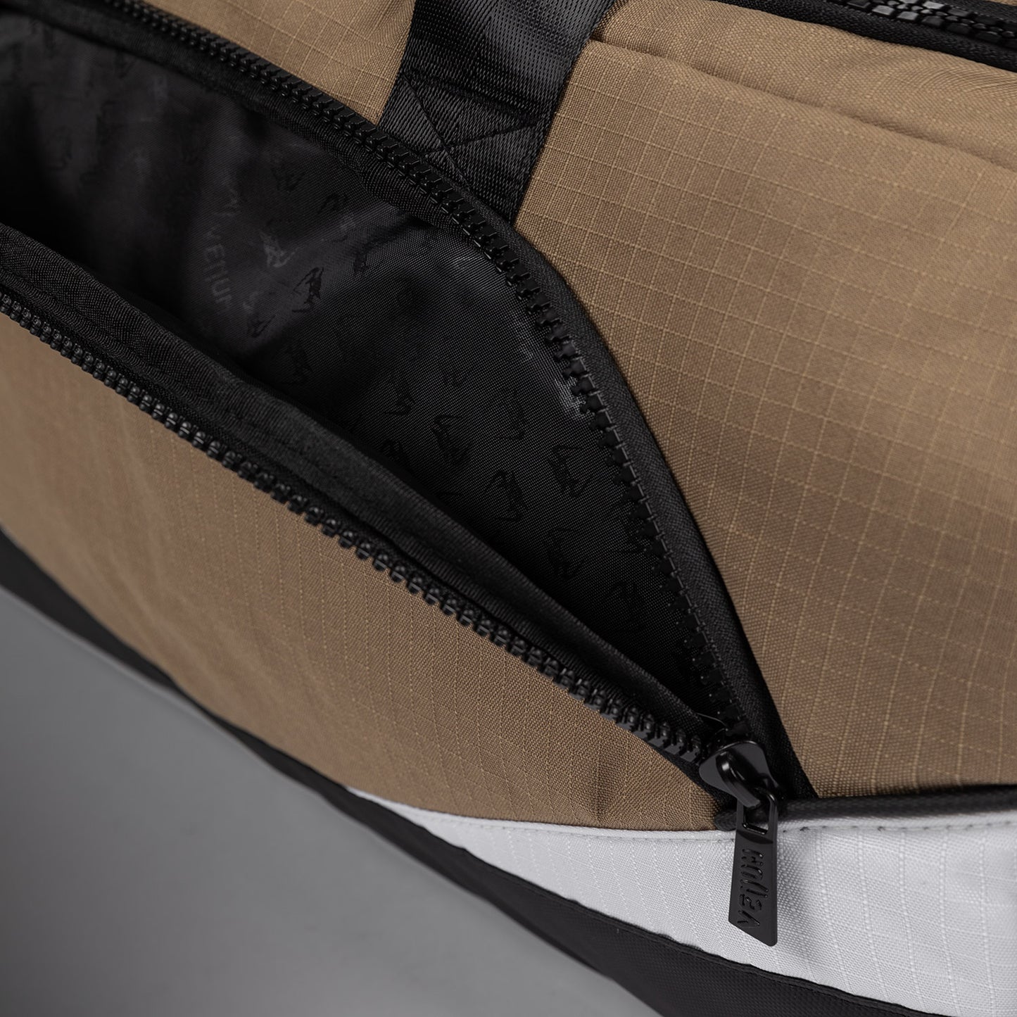 Venum Evo 2 XTrem Bolsa de Deporte Ripstop Duffle (55-63L) – Duna