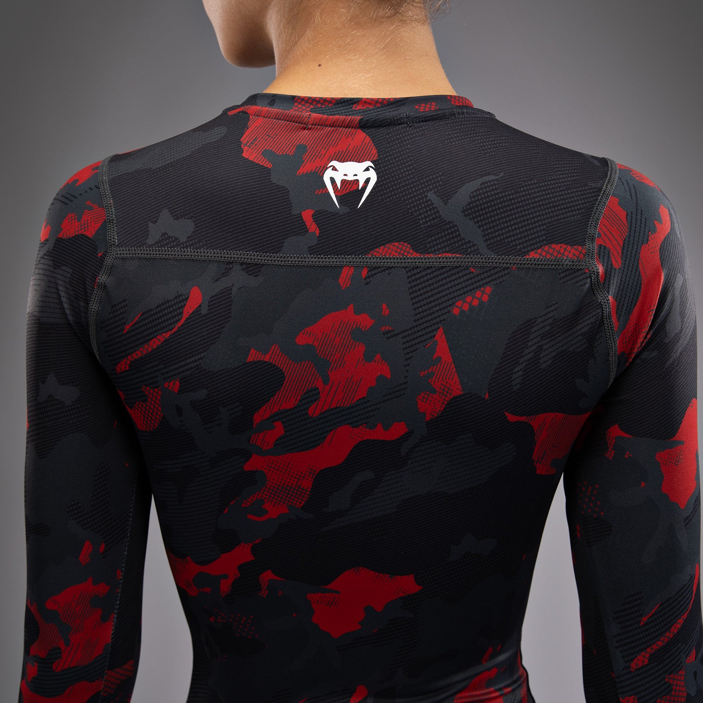 Venum x Sophia Rose de Mujeres Camiseta de manga Larga Rashguard - Urban Red Camo