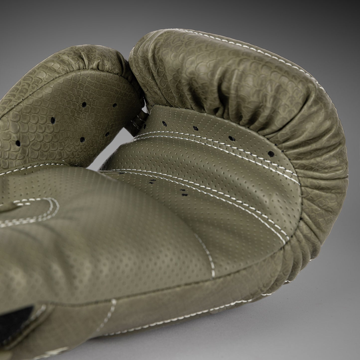 Venum Impact Evo Scales Guantes de Boxeo – Verde Ejército