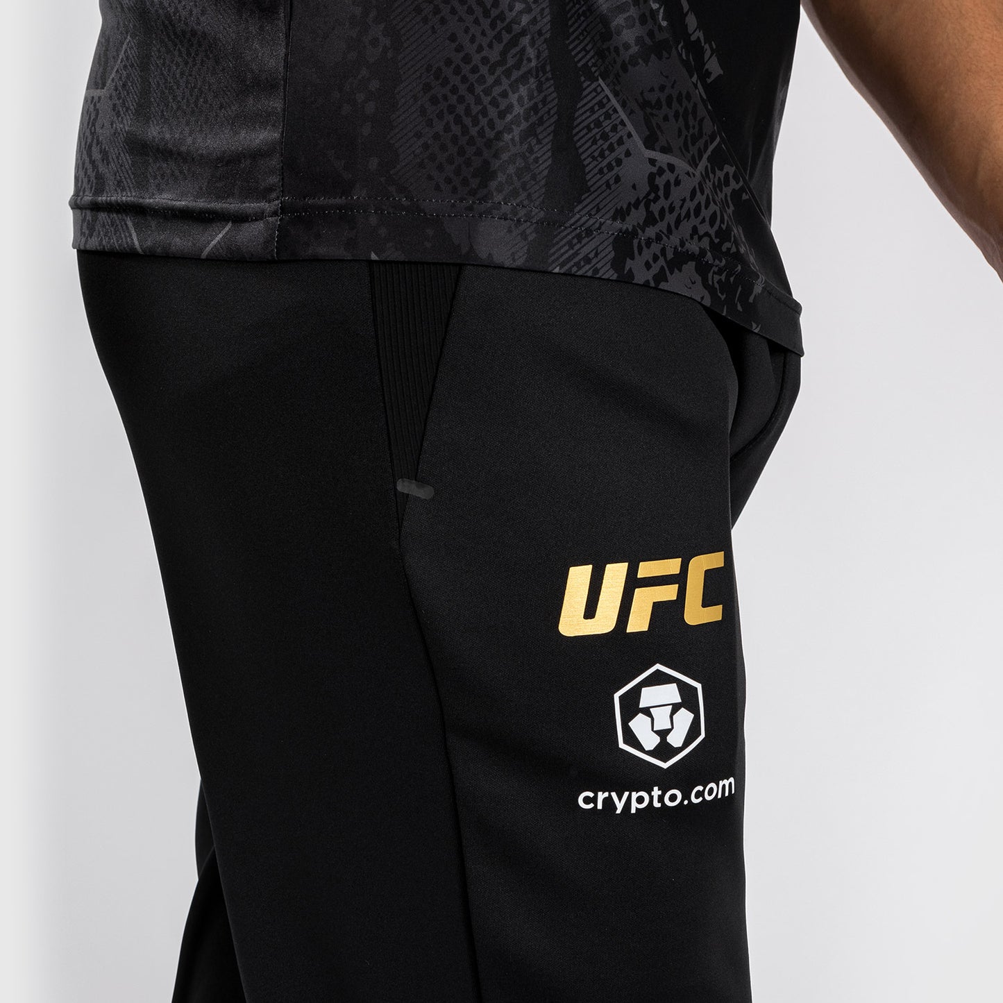 UFC Adrenaline by Venum Authentic Fight Night Pantalón Walkout para Hombre - Champion