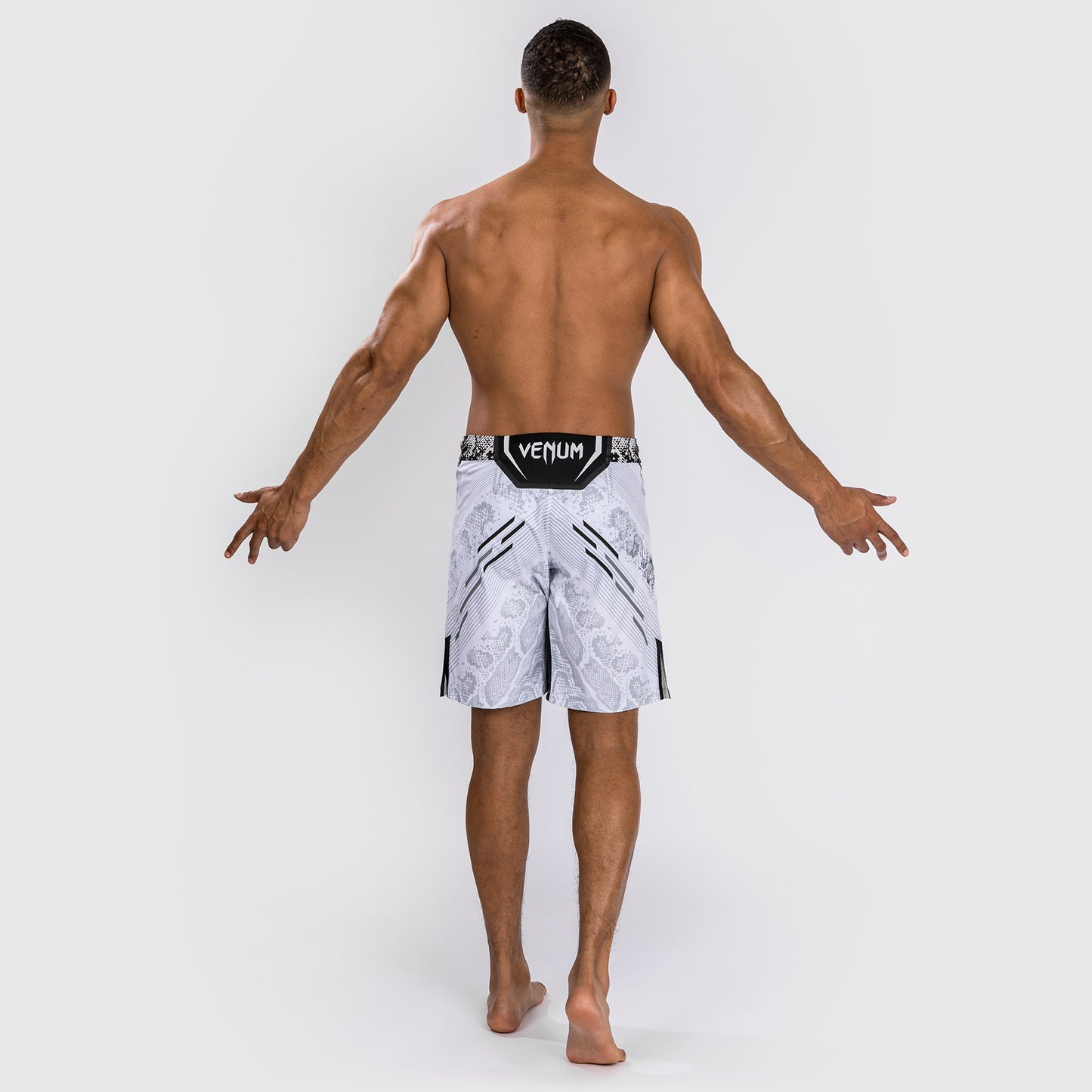 Pantalón Corto UFC Adrenaline by Venum Personalizado Authentic Fight Night, Corte Largo, Hombre - Blanco