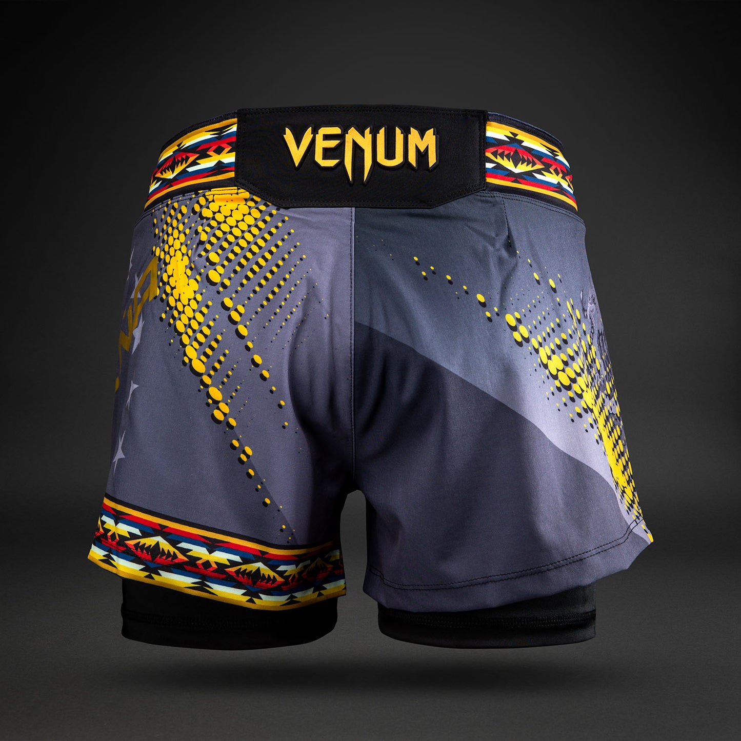 UFC Unrivaled by Venum Julianna Peña Short Fit Fight Short para mujer - Negro