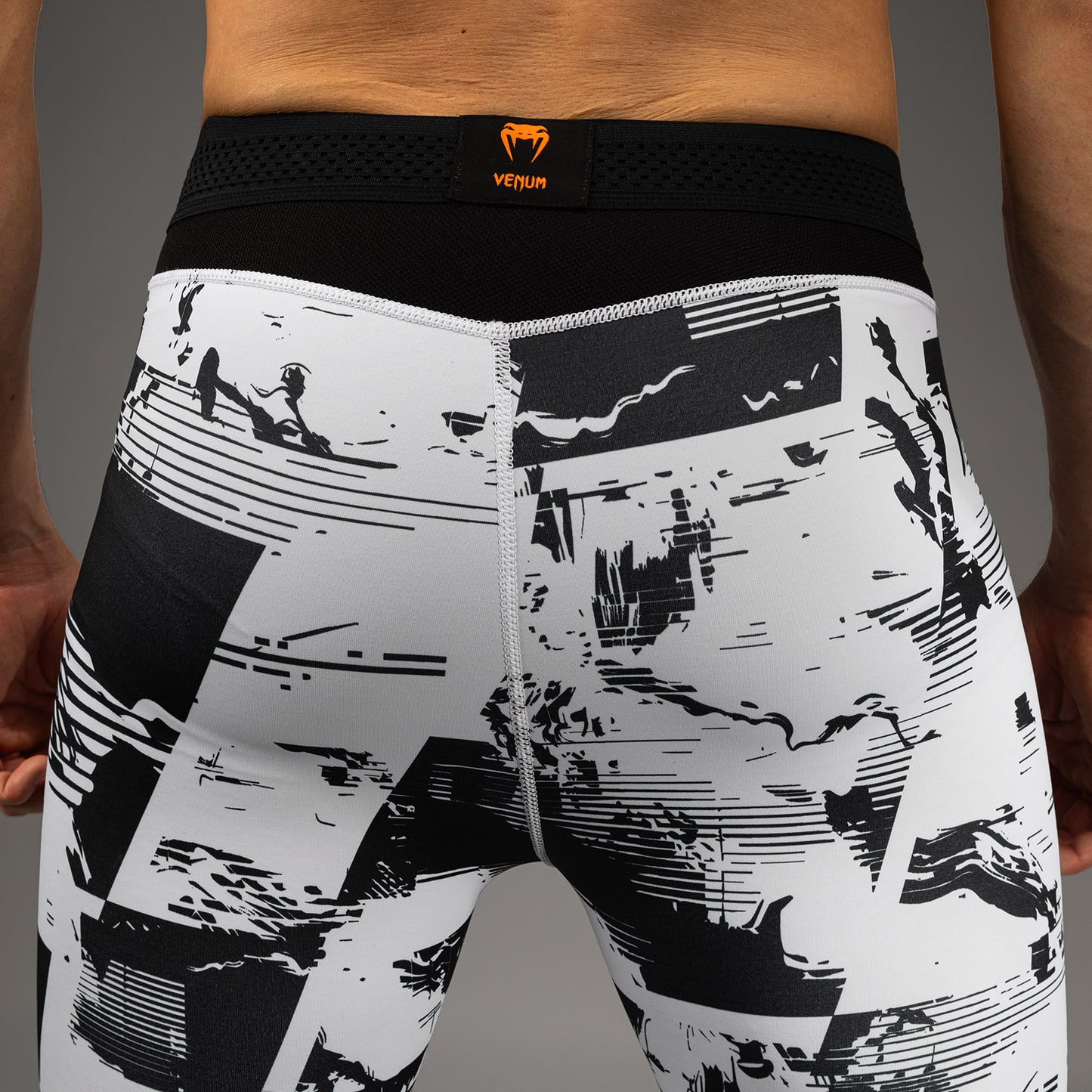 UFC Zenith by Venum Authentic Fight Week Malla Performance Hombre - Blanco