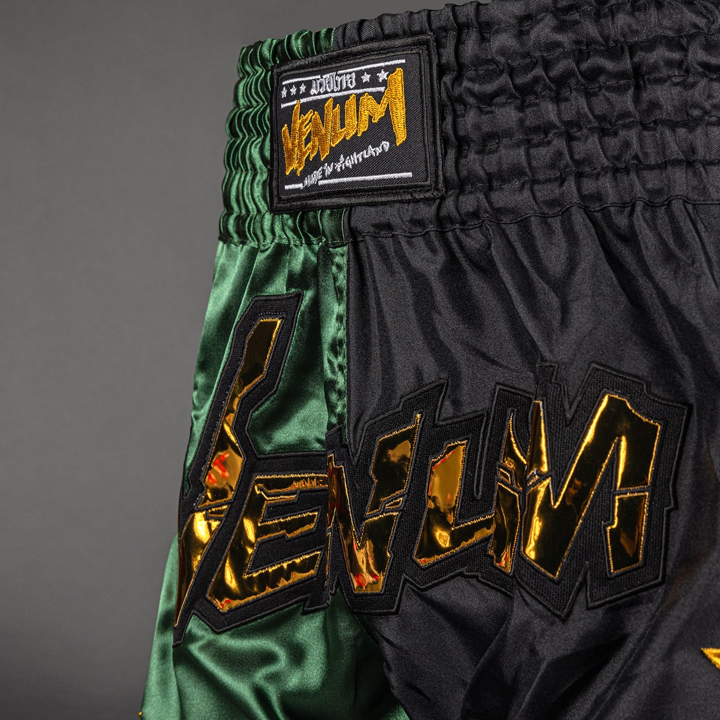 Venum Inferno 2.0 Pantalones Cortos de Muay Thai - Negro/Caqui