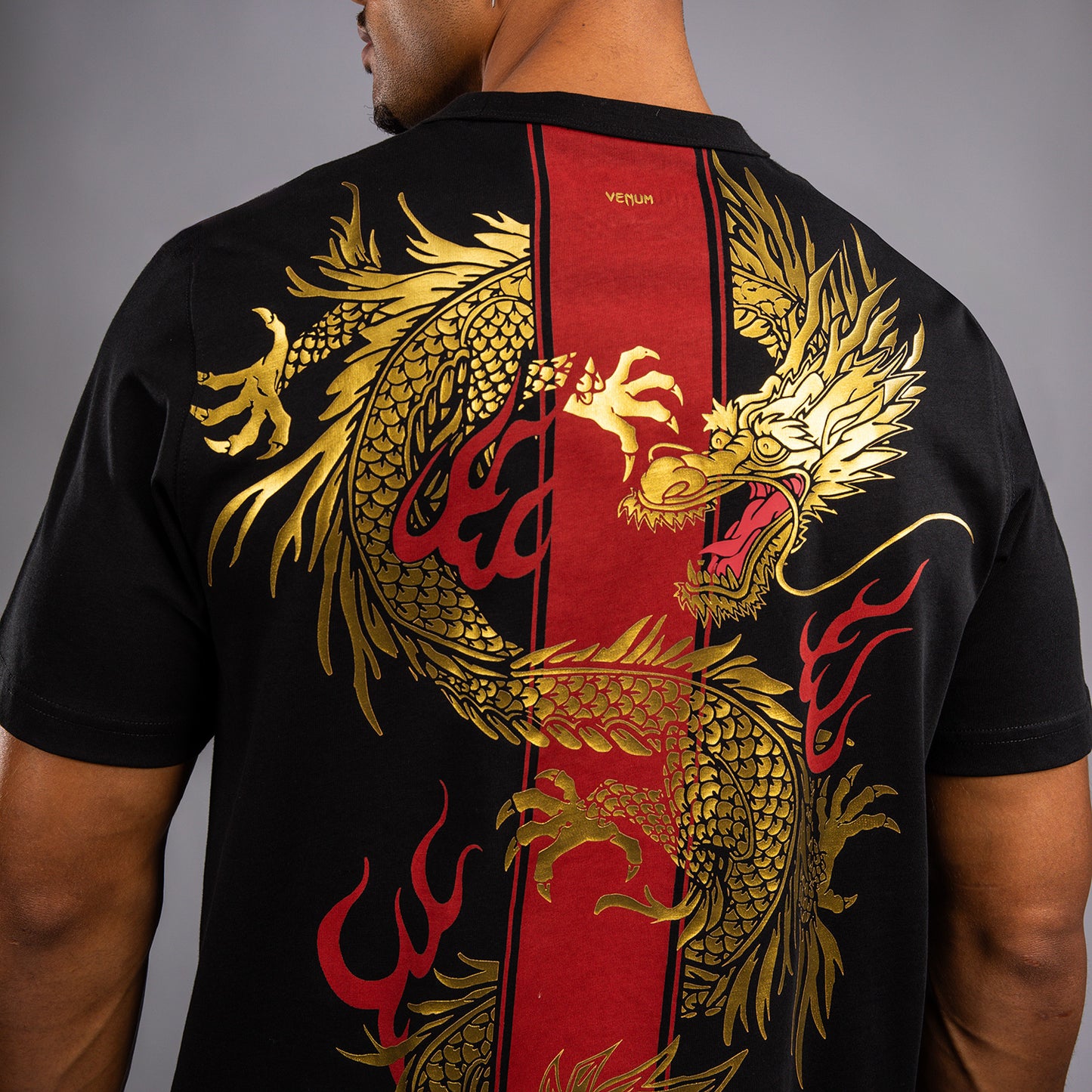 Venum x TEKKEN 8 - Marshall Law Camiseta - Negro/Rojo/Dorado