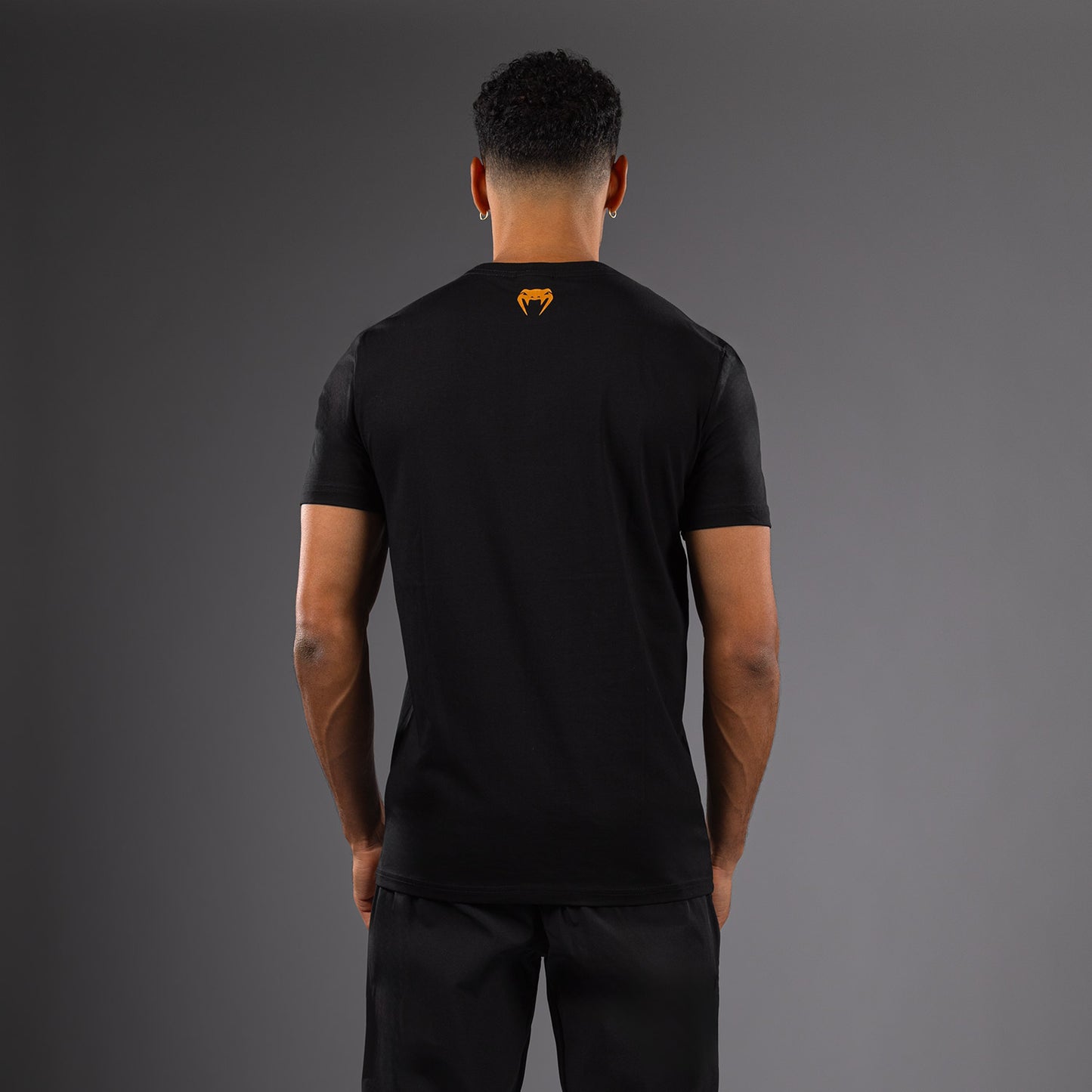 Venum x Topuria Unmatched Edition Camiseta - Negro/Dorado