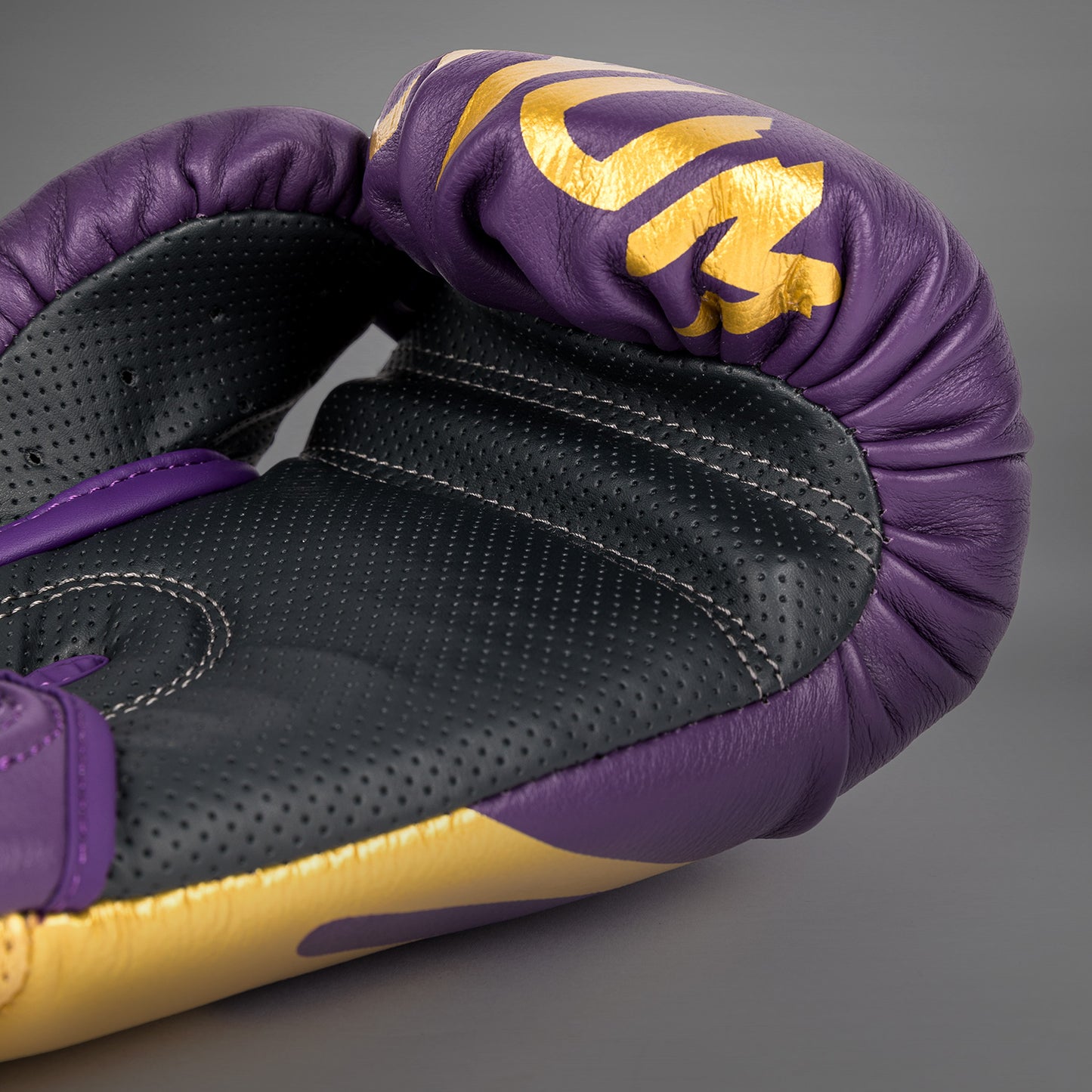 Venum Reverso Guantes de boxeo - Morado oscuro/Oro