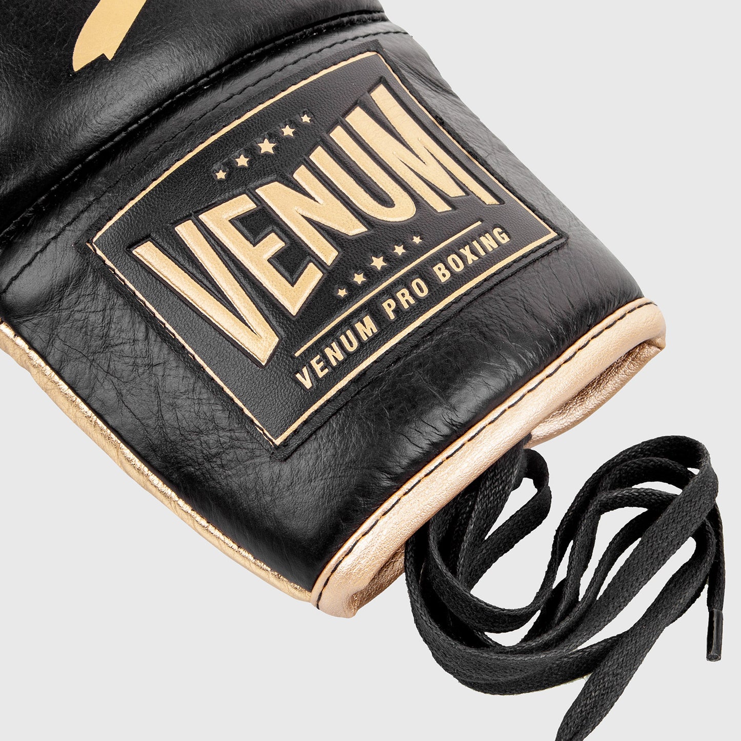 Guantes de boxeo profesionales Venum Hammer con cordones - Negro/Dorado
