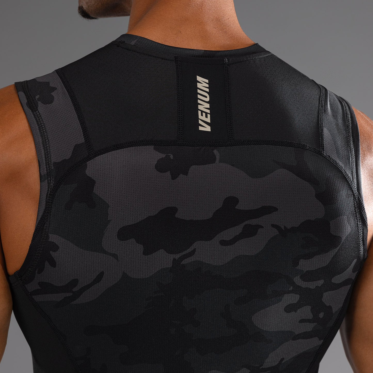 Venum G-Fit Air Rashguard sin Mangas para Hombre - Camuflaje Urbano Digital