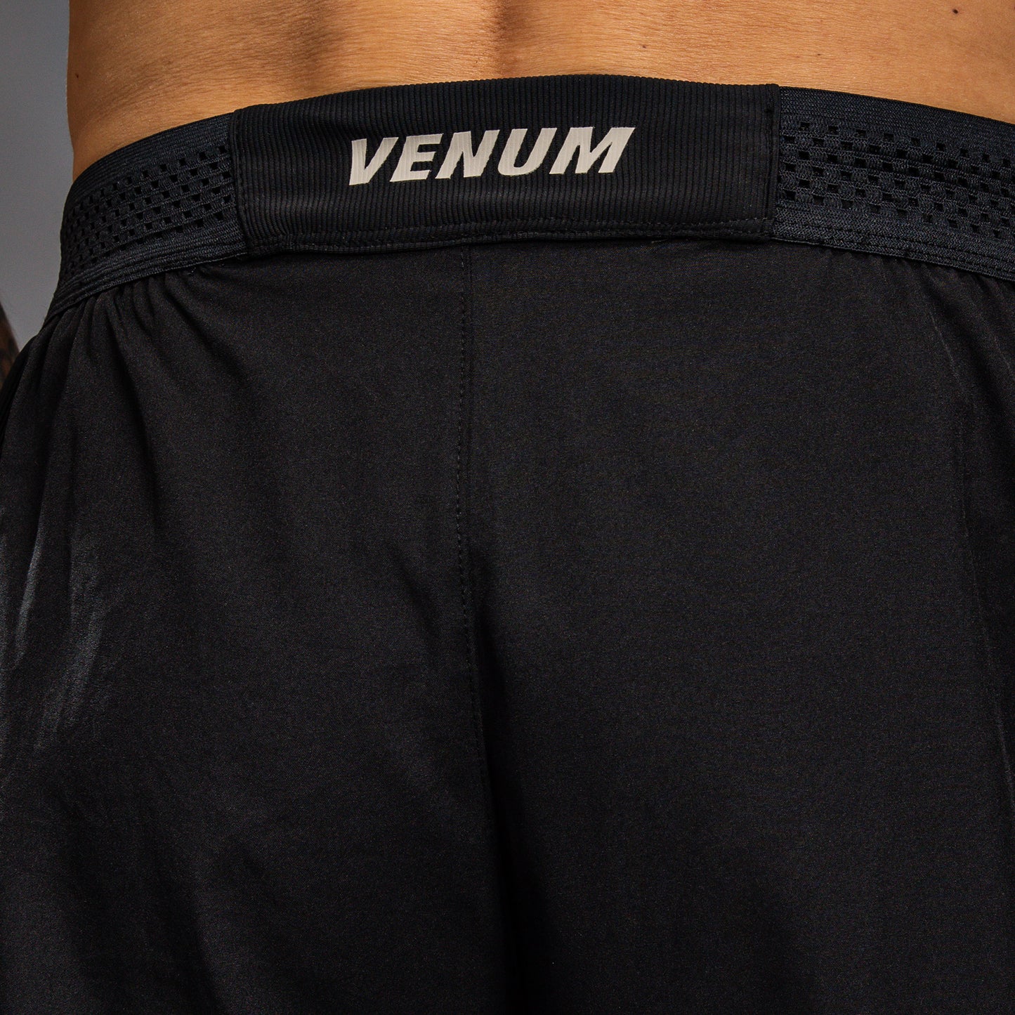 Venum G-Fit Air Pantalones Cortos de Entrenamiento para Hombre - deep Black/desert Sand