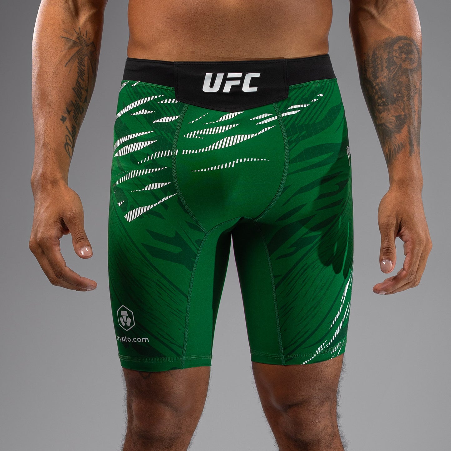 UFC Fusion by Venum Authentic Fight Night Vale Tudo Shorts para Hombre - Verde