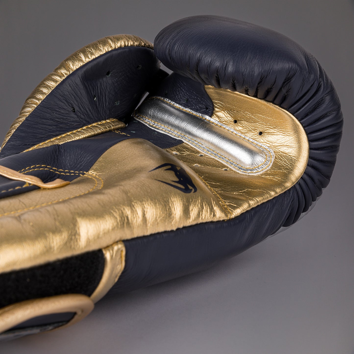 Venum Giant 3.0 Guantes de boxeo - Azul marino/Dorado - Edición especial