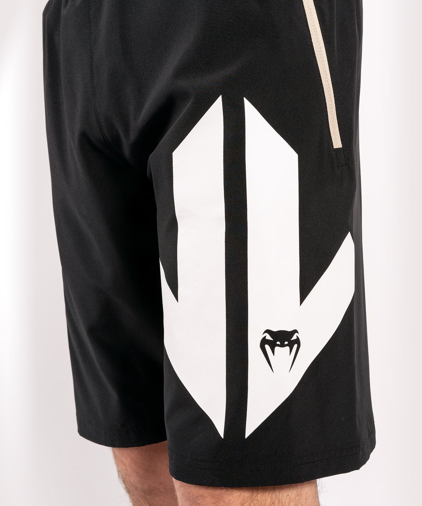 Pantalones cortos deportivos Venum Arrow Loma Signature Collection - Negro/Blanco