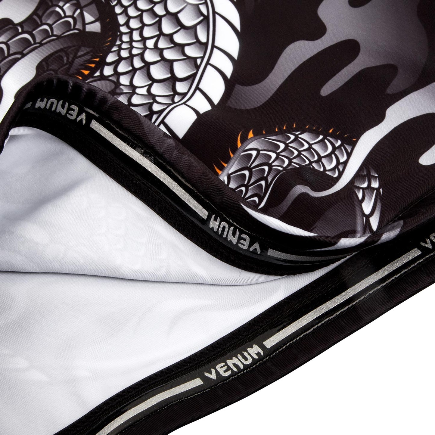 Rashguard Venum Dragon's Flight - Mangas Cortas - Negro/Blanco