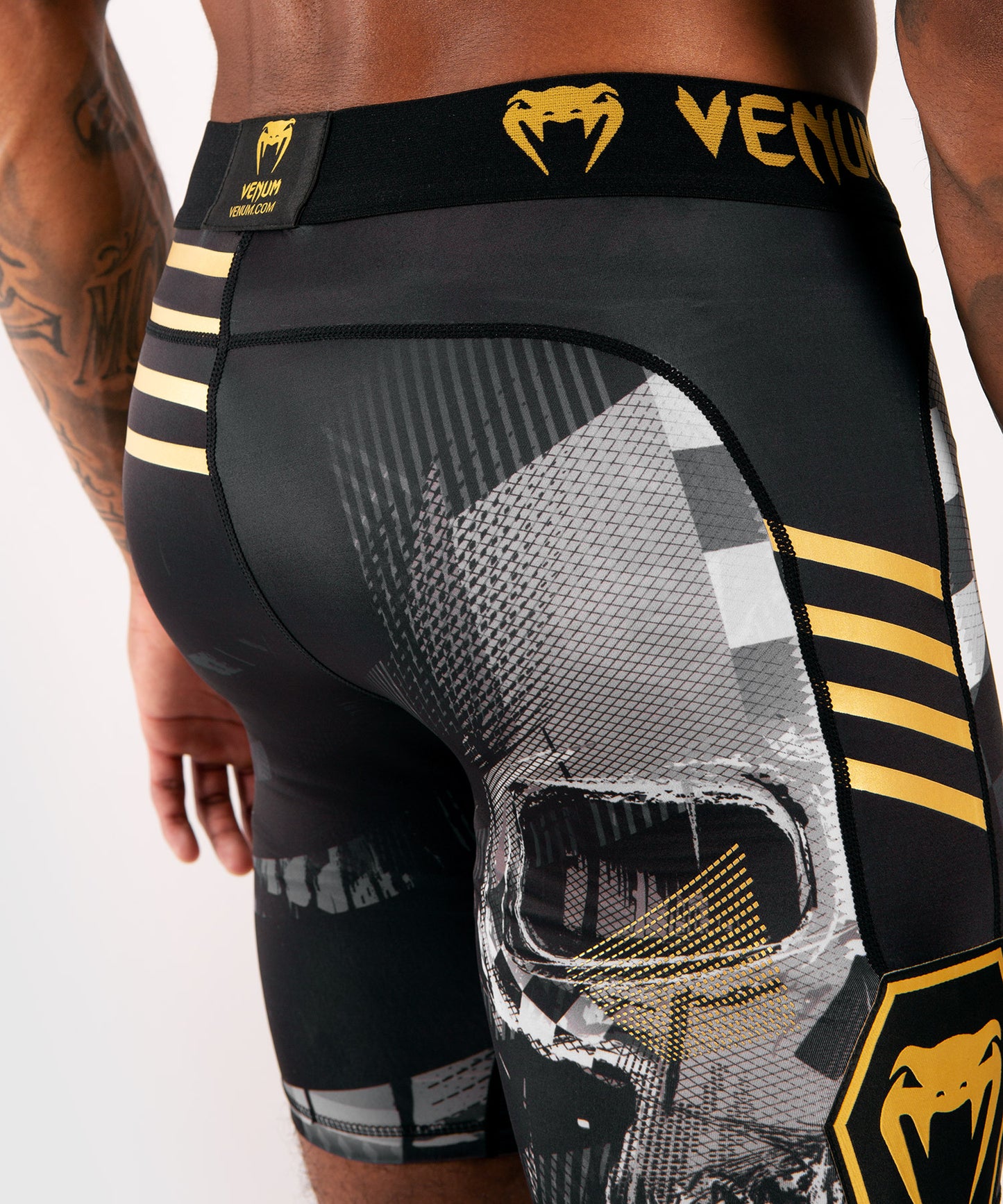 Shorts de compresión Venum Skull - Negro