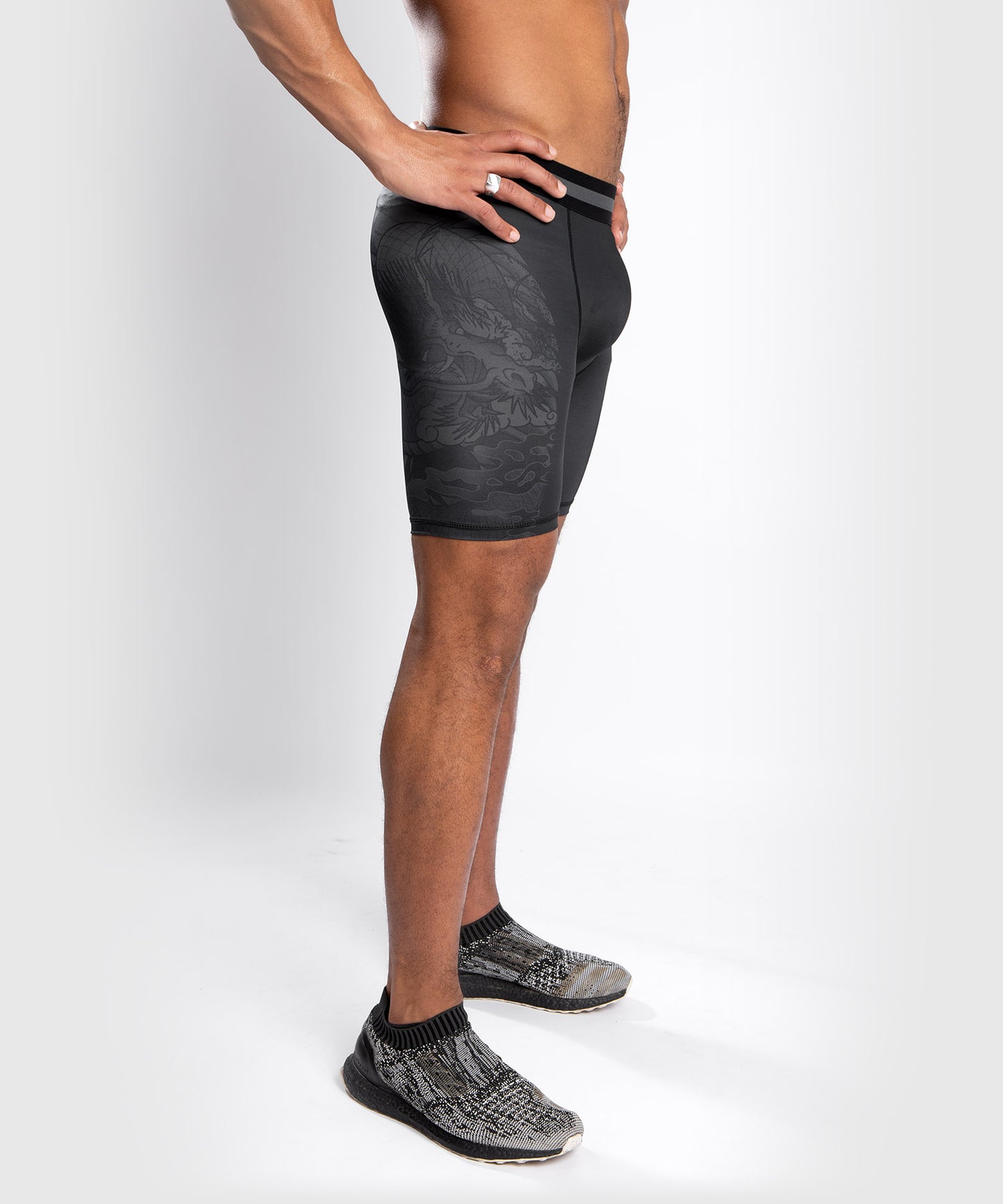 Venum YKZ21 Pantalones Cortos Vale Tudo - Negro/Negro